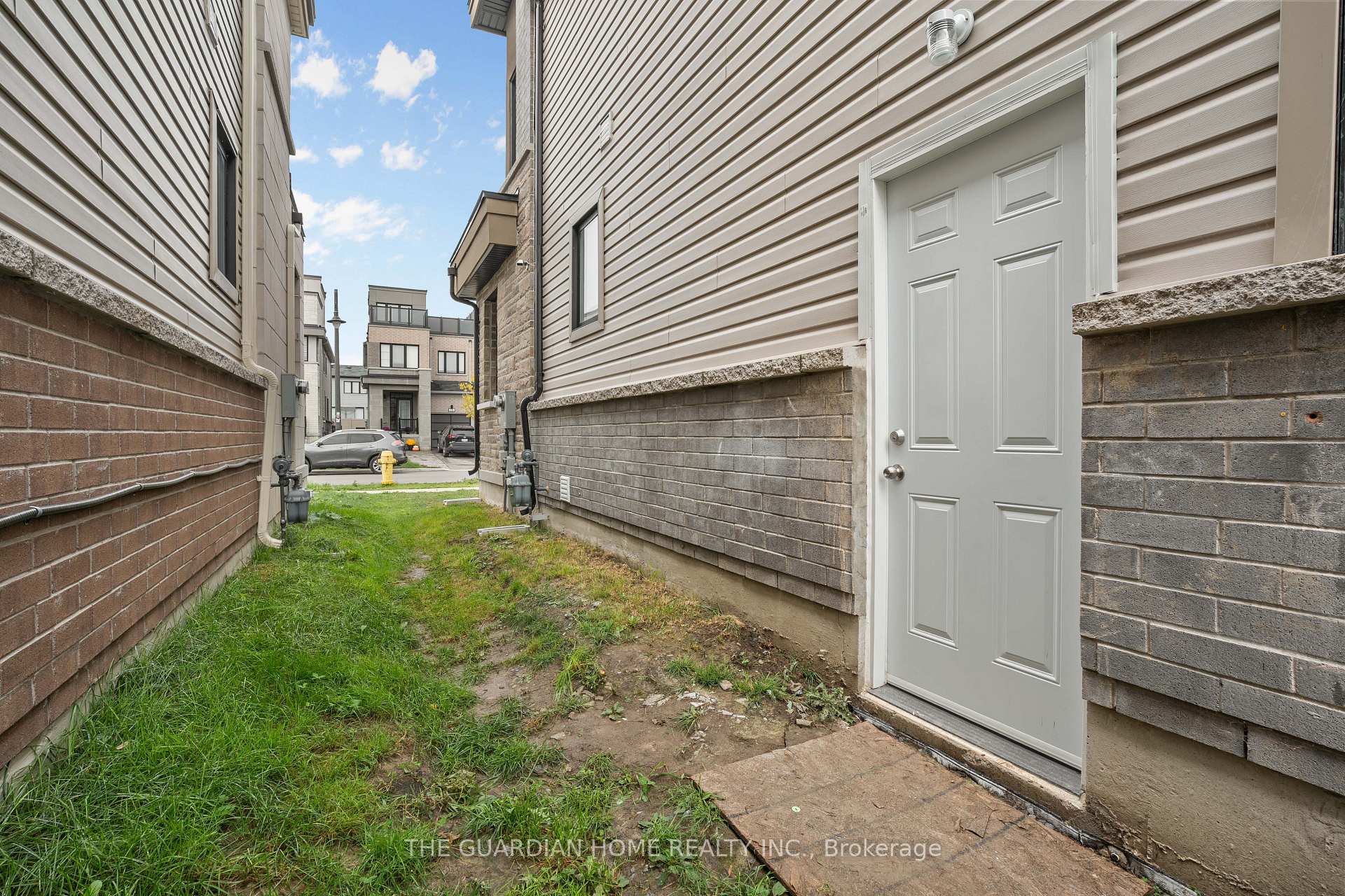 Photo 3 of Unit Bsmt, 15 Clipper Lane, Clarington, Bowmanville — HOMEH
