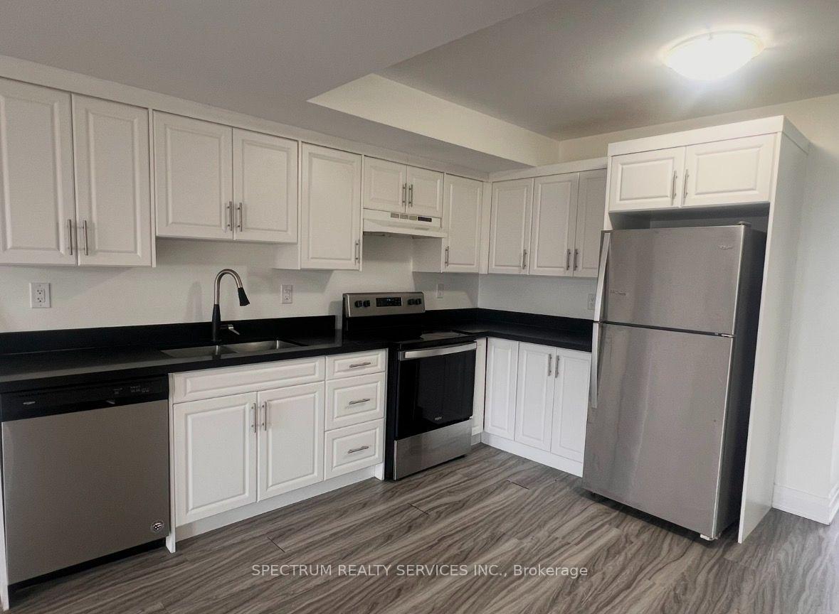 Photo 3 of Unit Upper, 85 Vedette Way, Vaughan, East Woodbridge — HOMEH