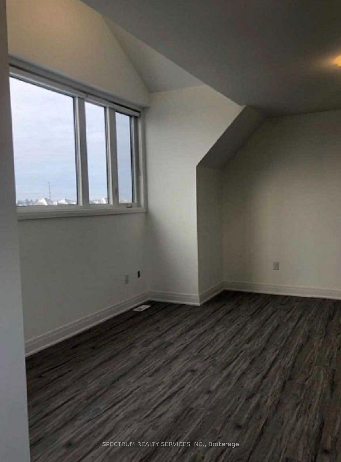 Photo 4 of Unit Upper, 85 Vedette Way, Vaughan, East Woodbridge — HOMEH