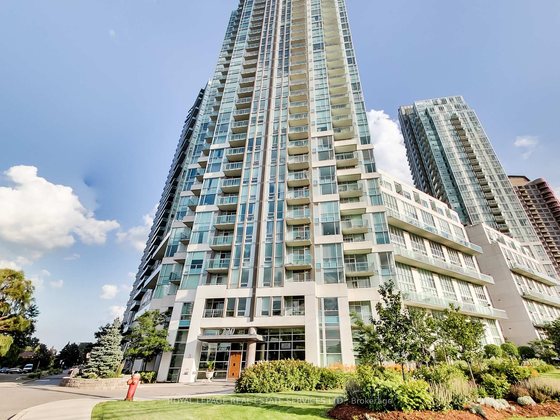 Photo of Unit 505, 220 Burnhamthorpe Road W