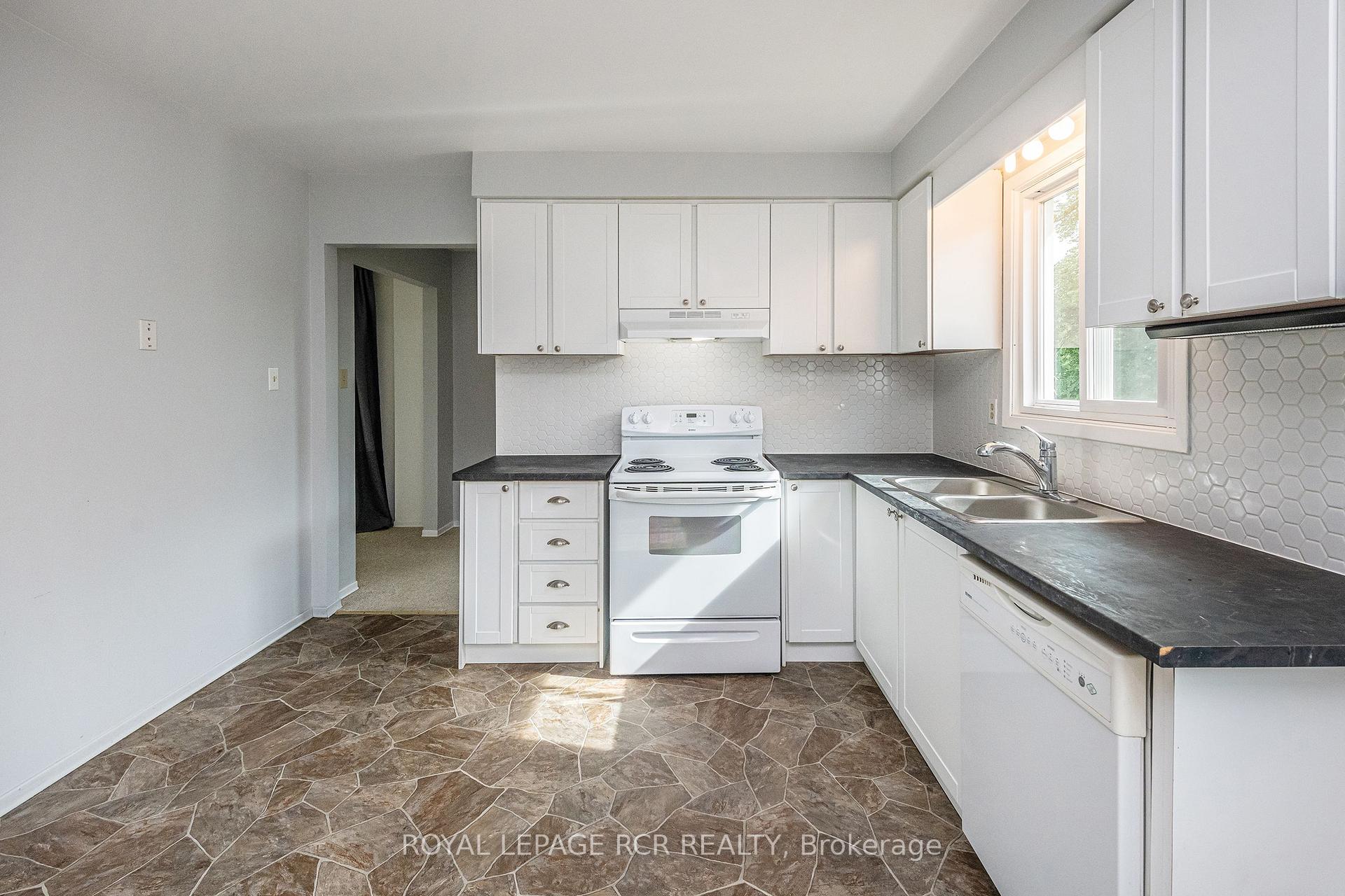 Photo 16 of 12 Steven Street, Orangeville — HOMEH