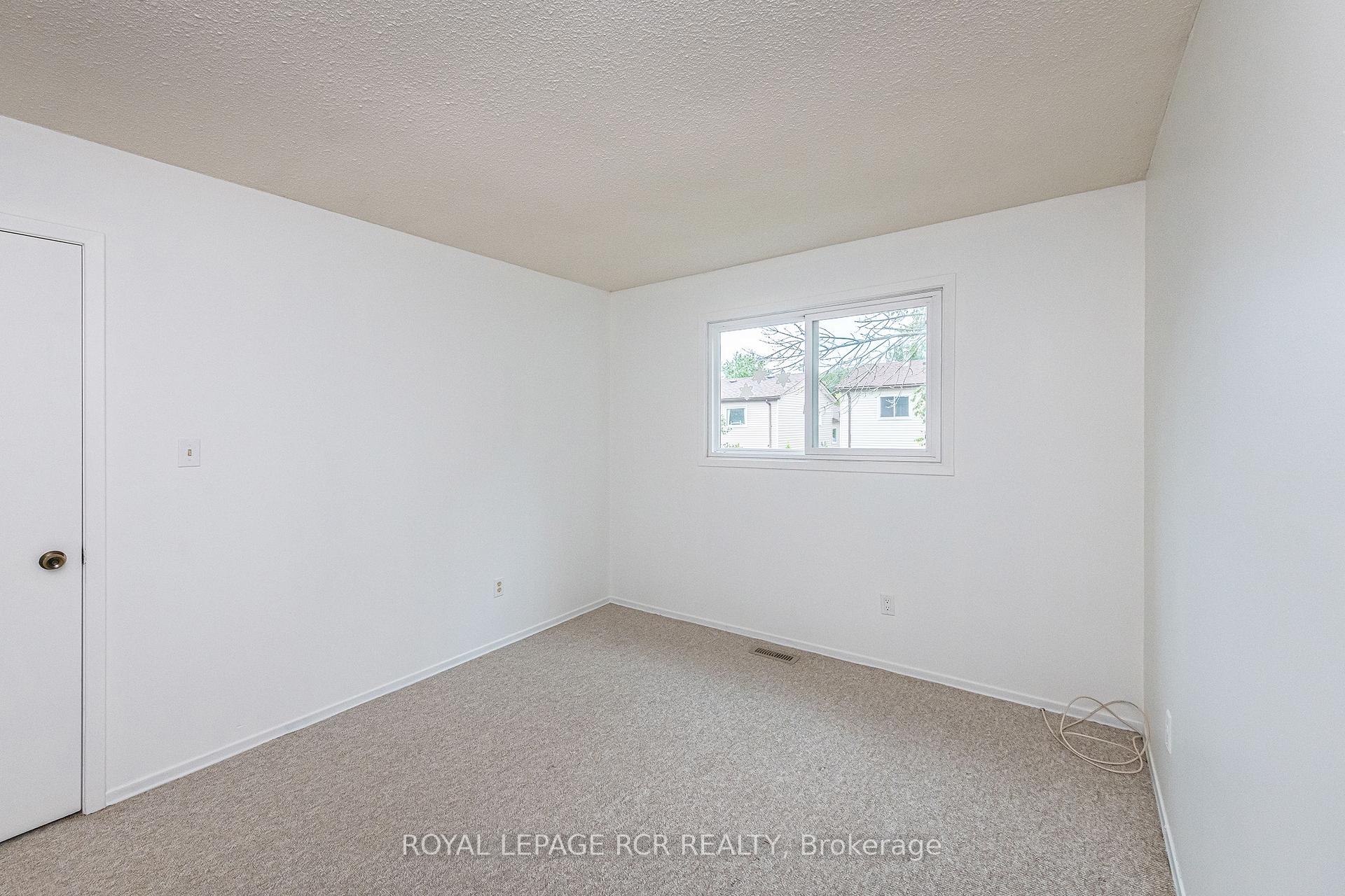Photo 17 of 12 Steven Street, Orangeville — HOMEH
