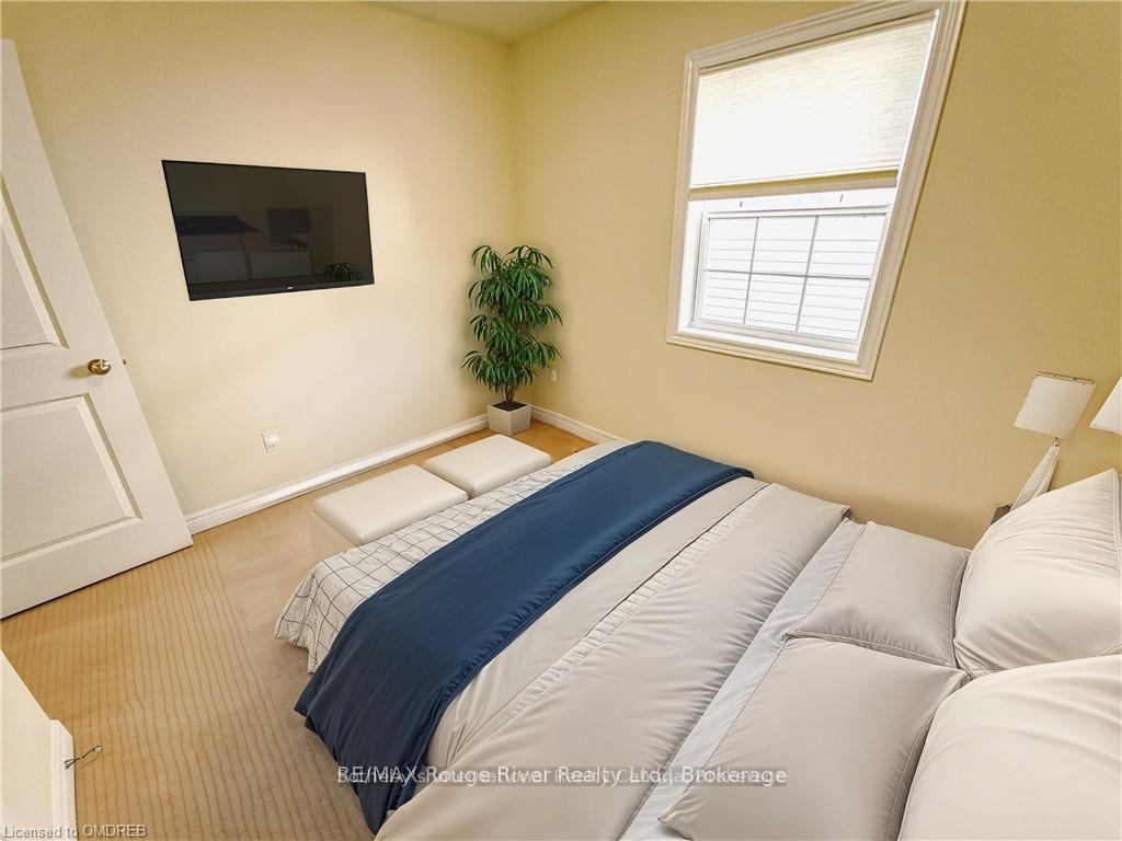 Photo 11 of 814 Broadway Boulevard, Peterborough, Northcrest Ward 5 — HOMEH