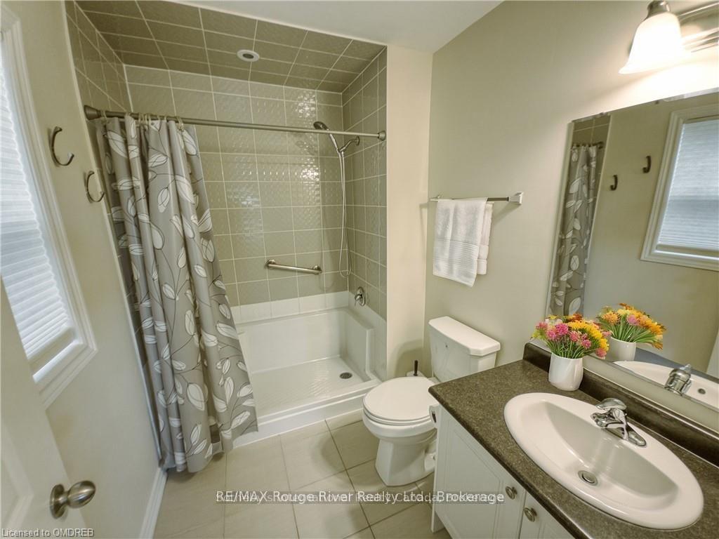 Photo 16 of 814 Broadway Boulevard, Peterborough, Northcrest Ward 5 — HOMEH