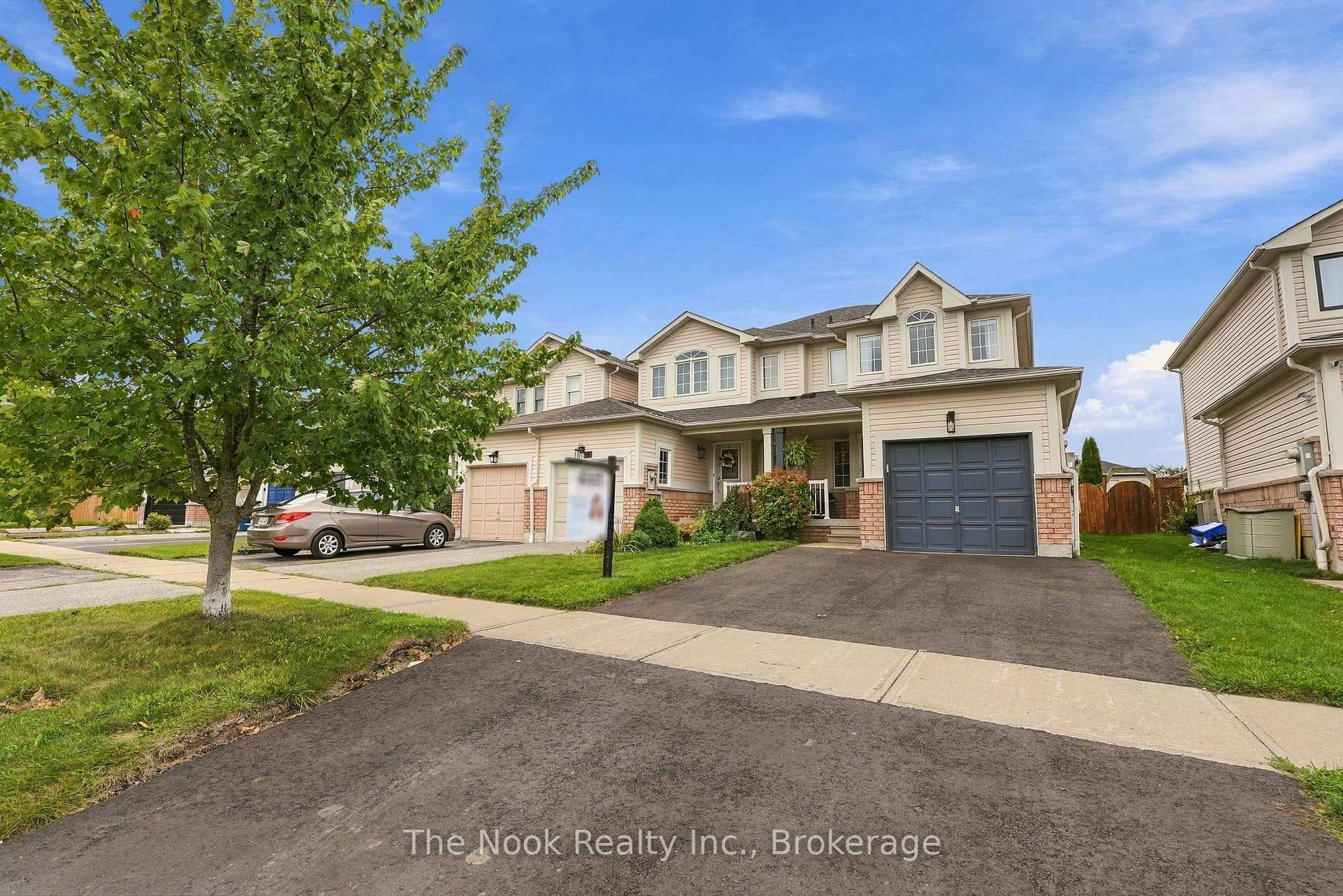 Photo 1 of 16 Annisson Court, Clarington, Bowmanville — HOMEH