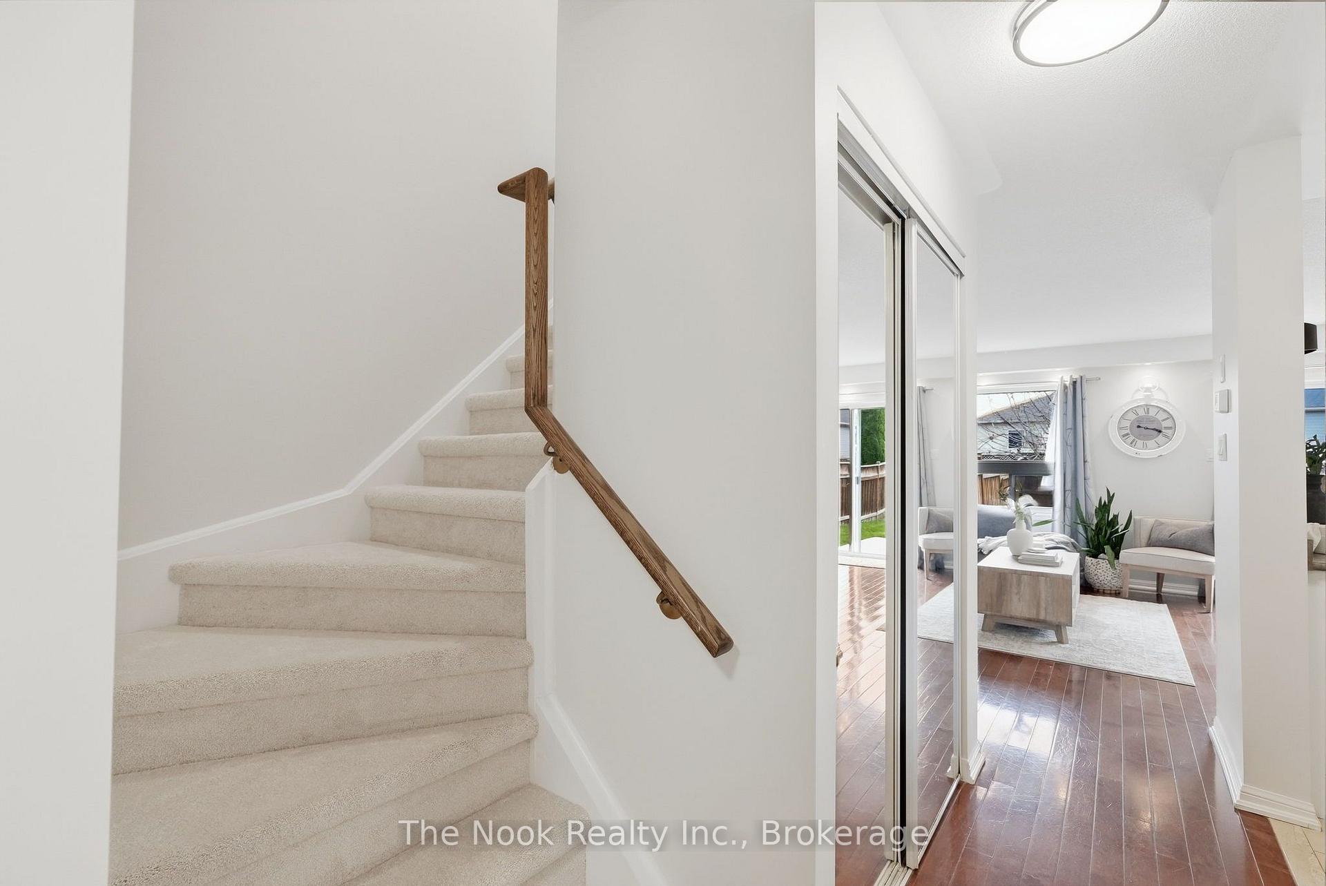 Photo 6 of 16 Annisson Court, Clarington, Bowmanville — HOMEH