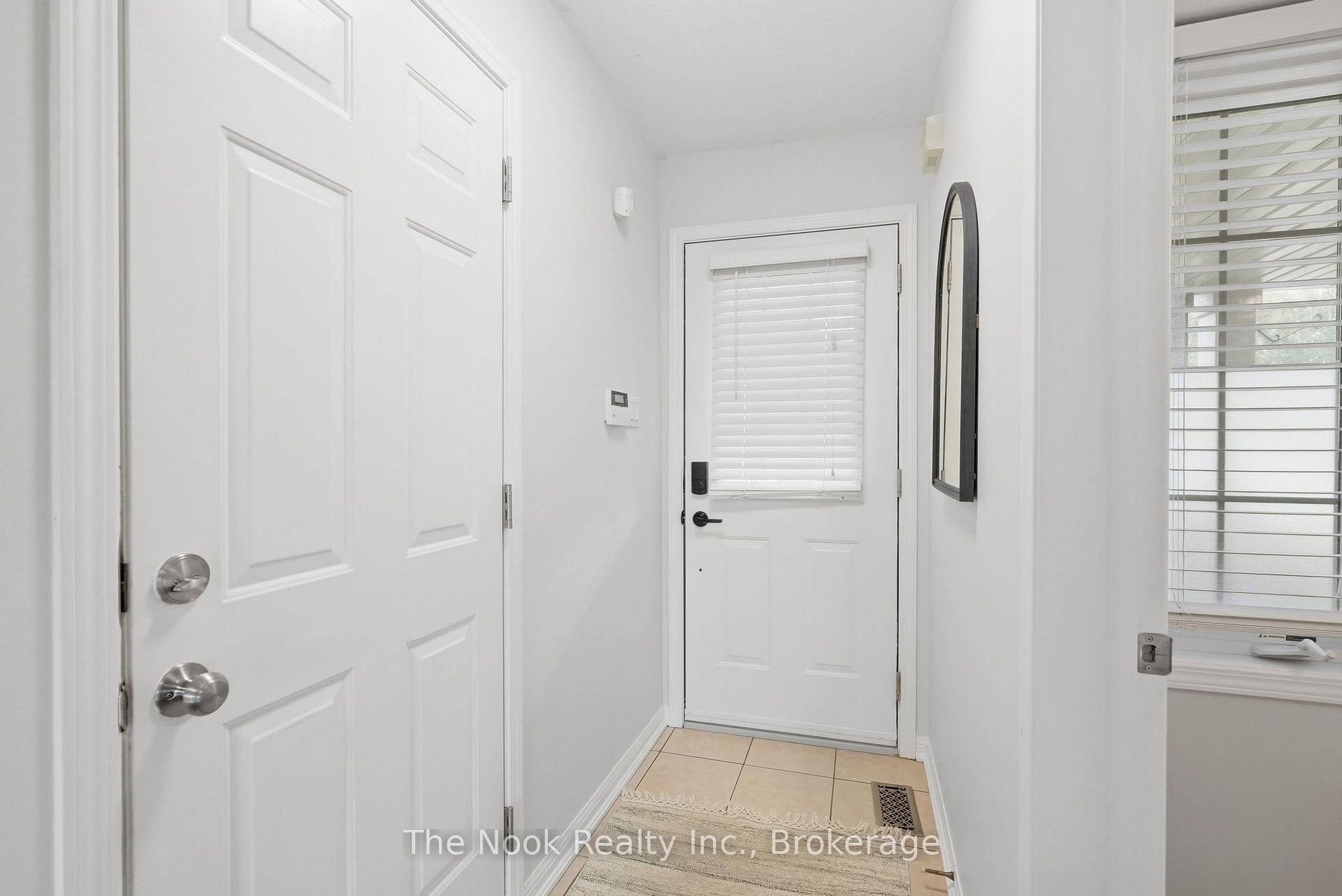Photo 5 of 16 Annisson Court, Clarington, Bowmanville — HOMEH