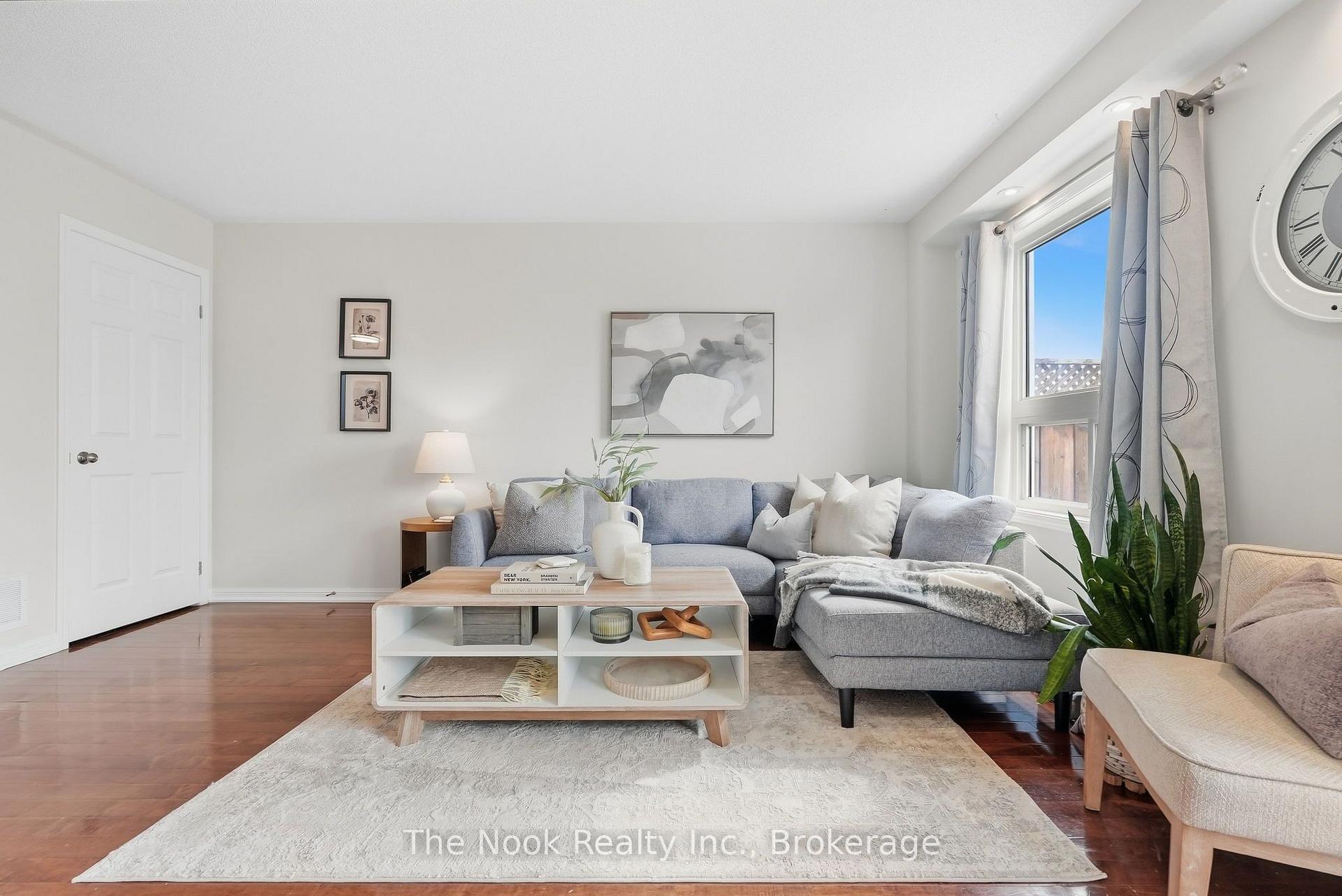 Photo 7 of 16 Annisson Court, Clarington, Bowmanville — HOMEH