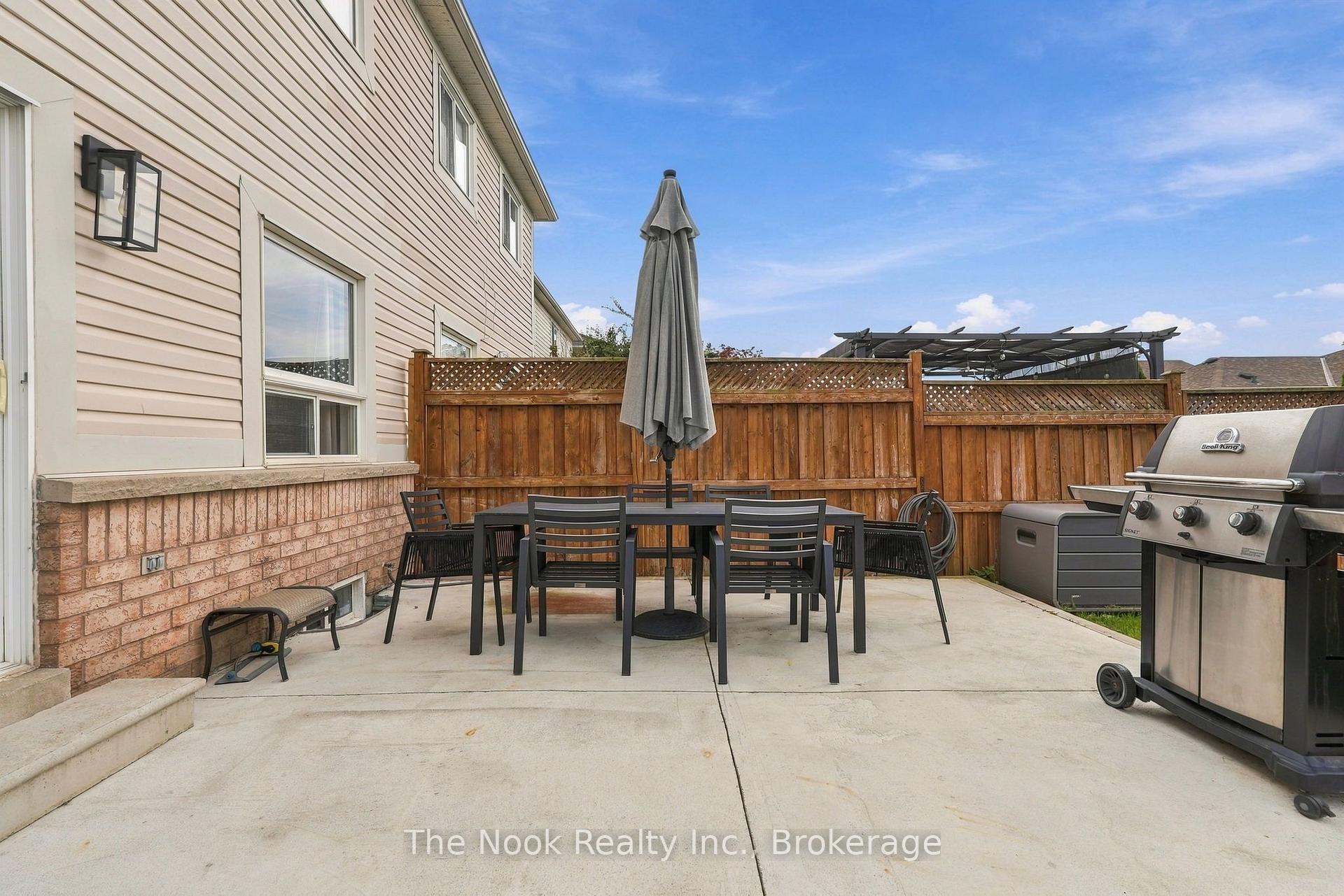 Photo 33 of 16 Annisson Court, Clarington, Bowmanville — HOMEH