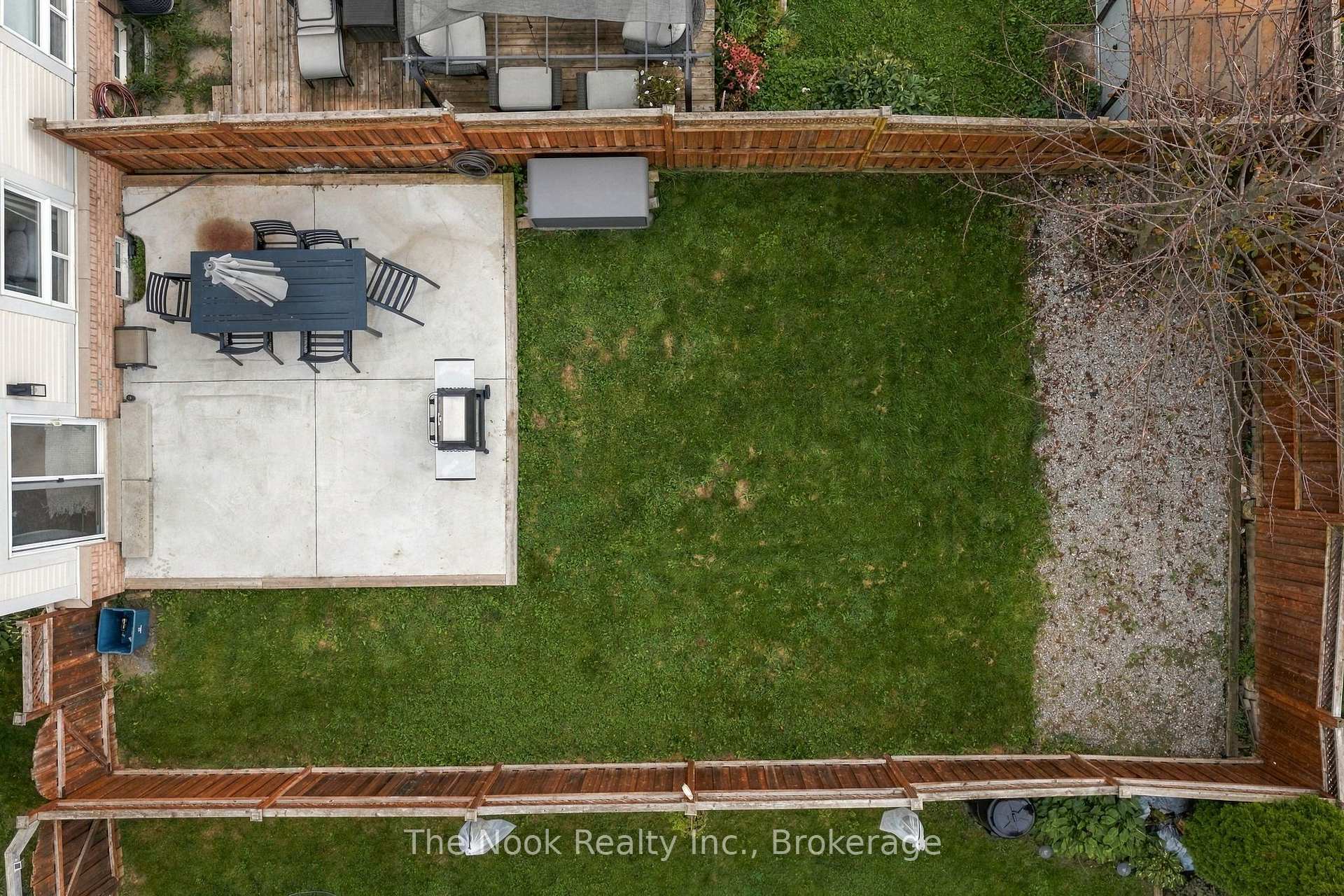 Photo 35 of 16 Annisson Court, Clarington, Bowmanville — HOMEH