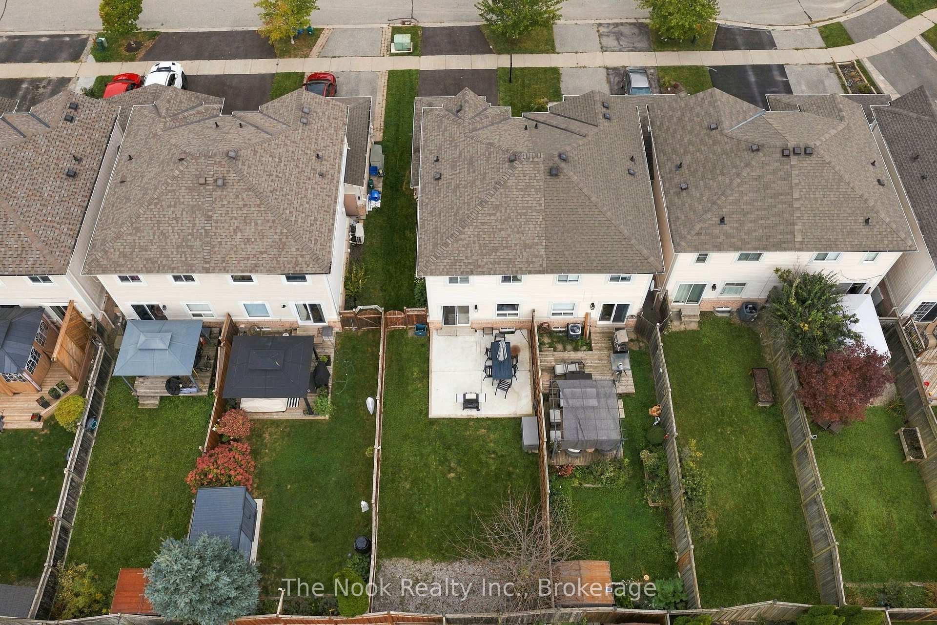 Photo 36 of 16 Annisson Court, Clarington, Bowmanville — HOMEH