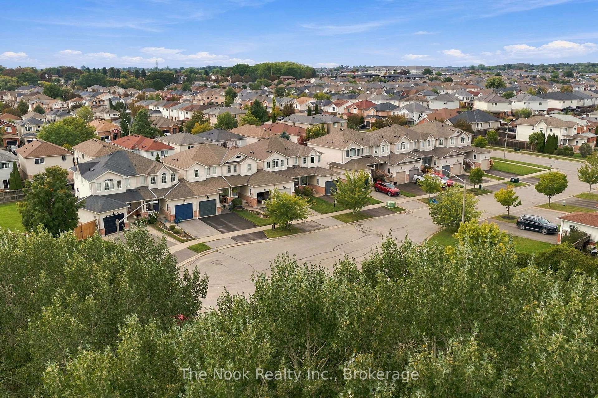 Photo 38 of 16 Annisson Court, Clarington, Bowmanville — HOMEH