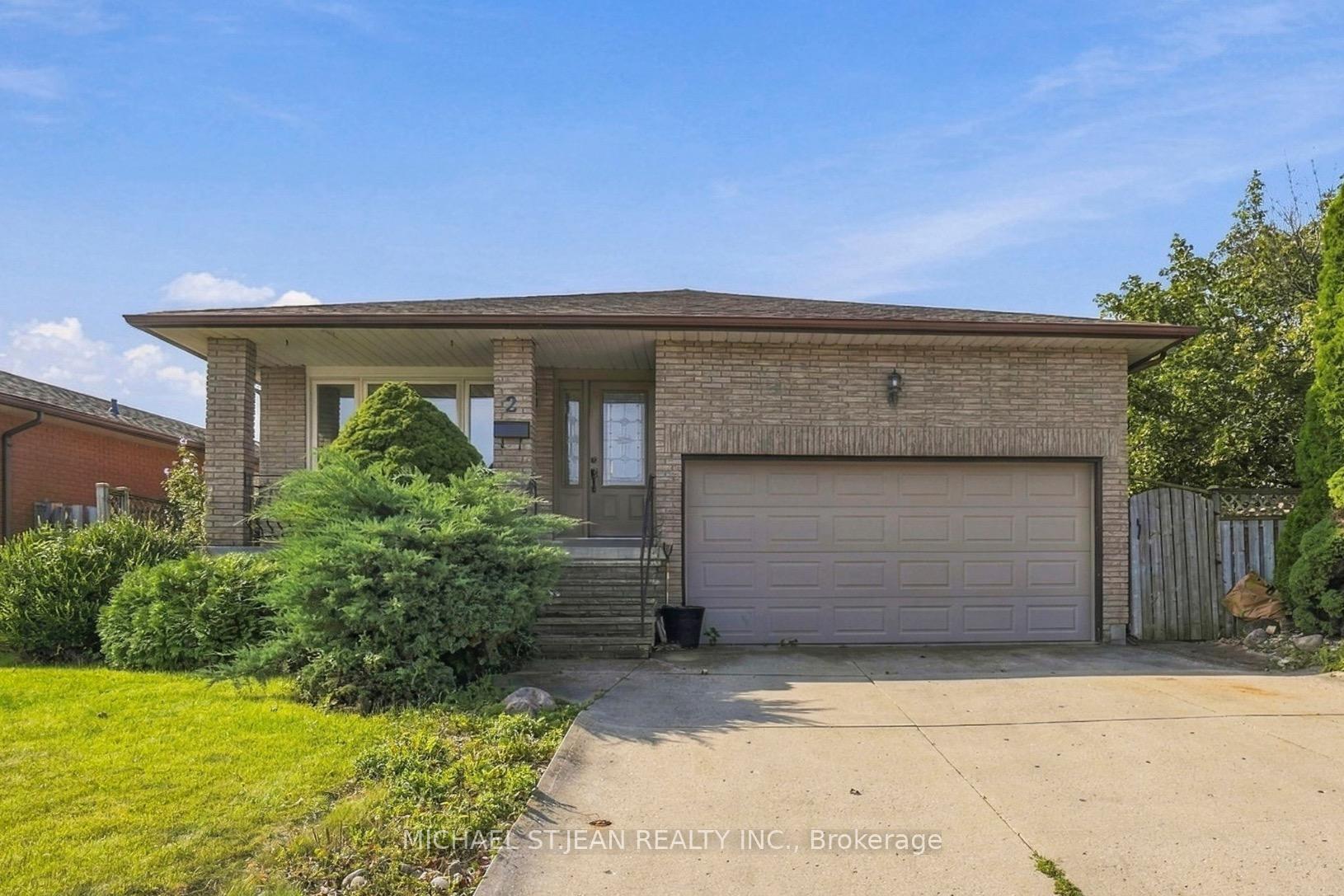 Photo 2 of 2 Hearthside Crescent, Hamilton, Stoney Creek — HOMEH