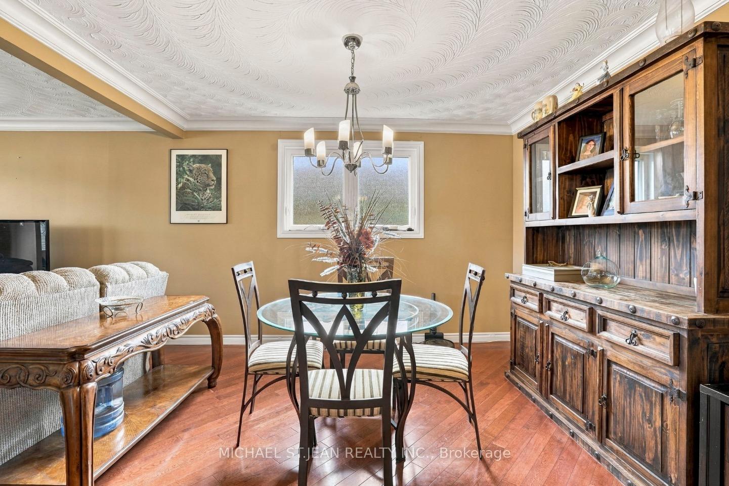 Photo 13 of 2 Hearthside Crescent, Hamilton, Stoney Creek — HOMEH