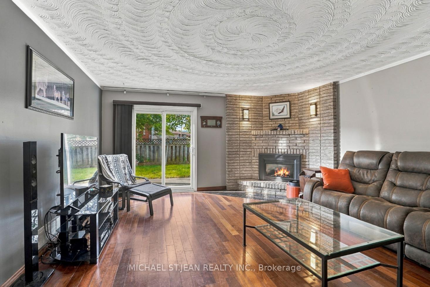 Photo 18 of 2 Hearthside Crescent, Hamilton, Stoney Creek — HOMEH