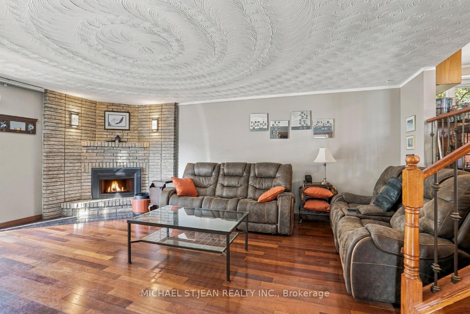 Photo 20 of 2 Hearthside Crescent, Hamilton, Stoney Creek — HOMEH
