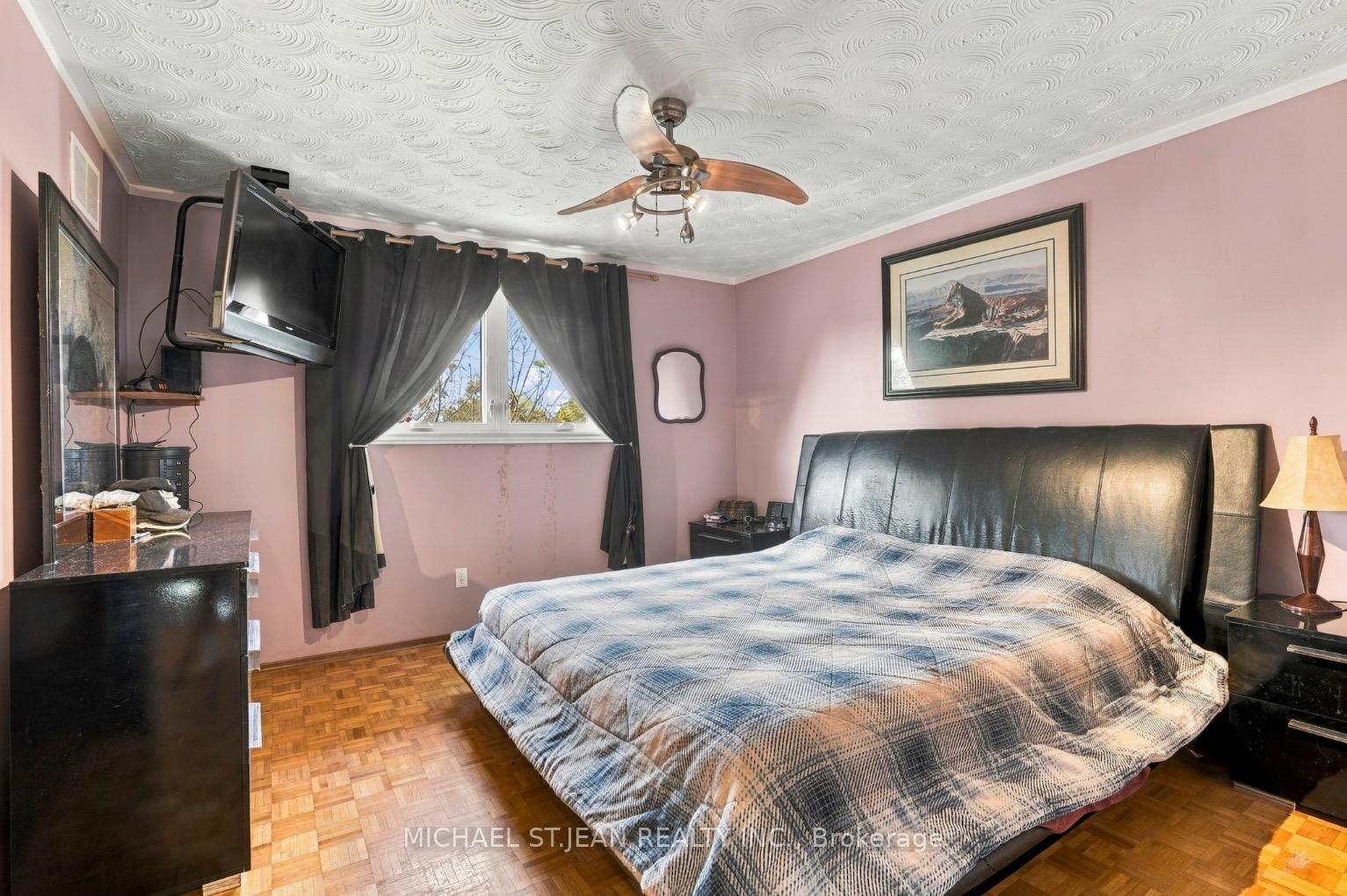 Photo 21 of 2 Hearthside Crescent, Hamilton, Stoney Creek — HOMEH