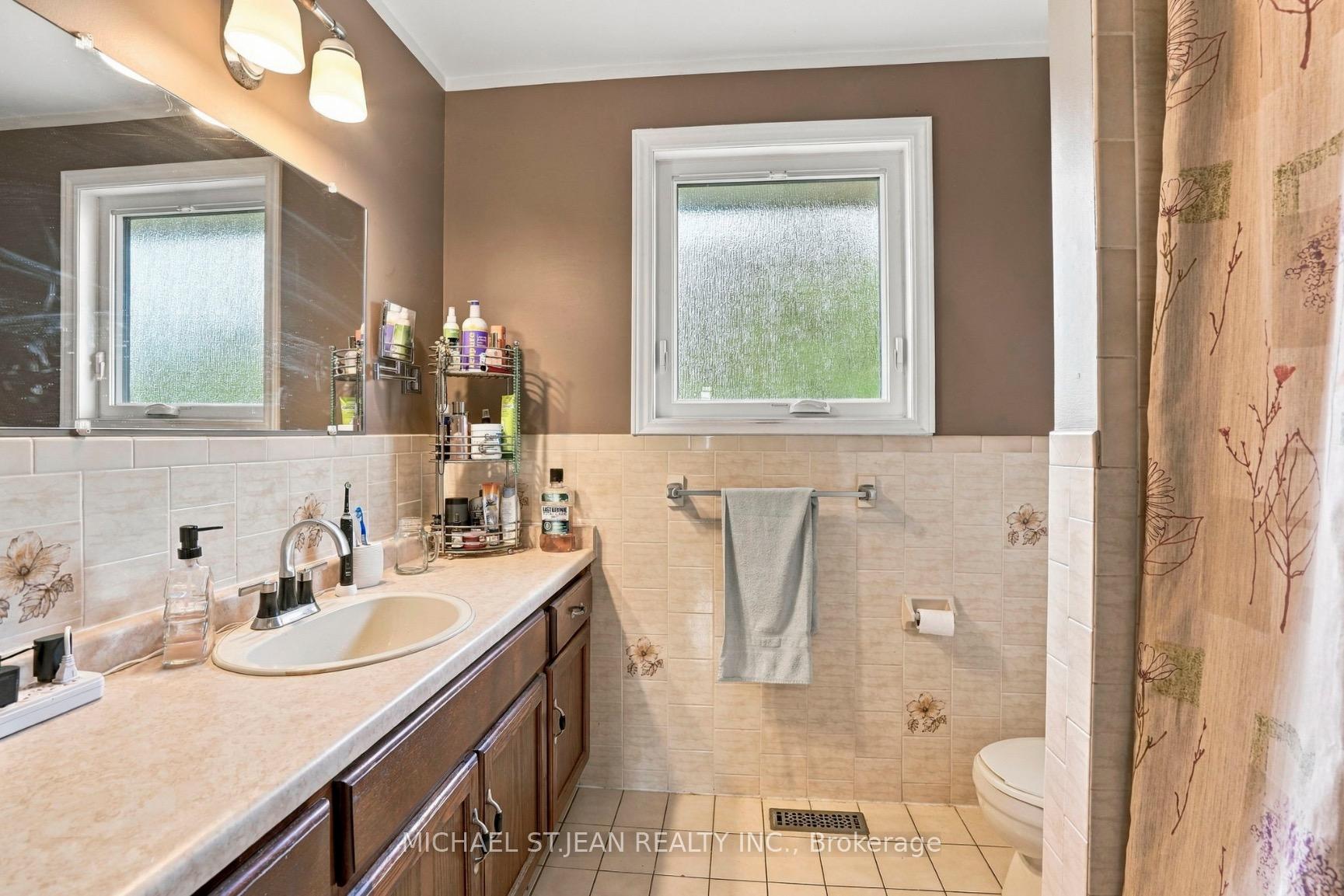 Photo 27 of 2 Hearthside Crescent, Hamilton, Stoney Creek — HOMEH