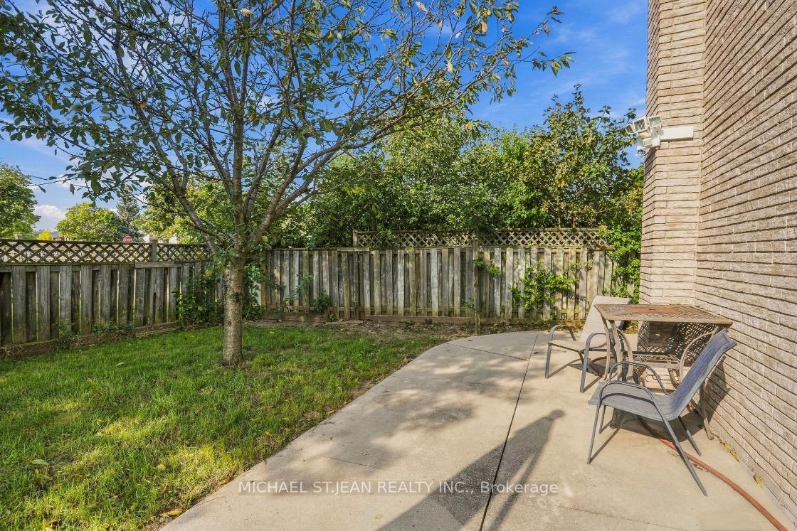 Photo 36 of 2 Hearthside Crescent, Hamilton, Stoney Creek — HOMEH