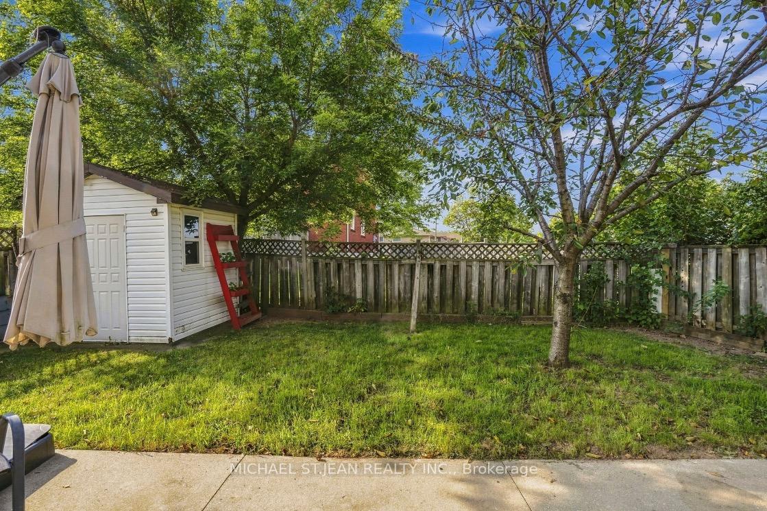 Photo 37 of 2 Hearthside Crescent, Hamilton, Stoney Creek — HOMEH