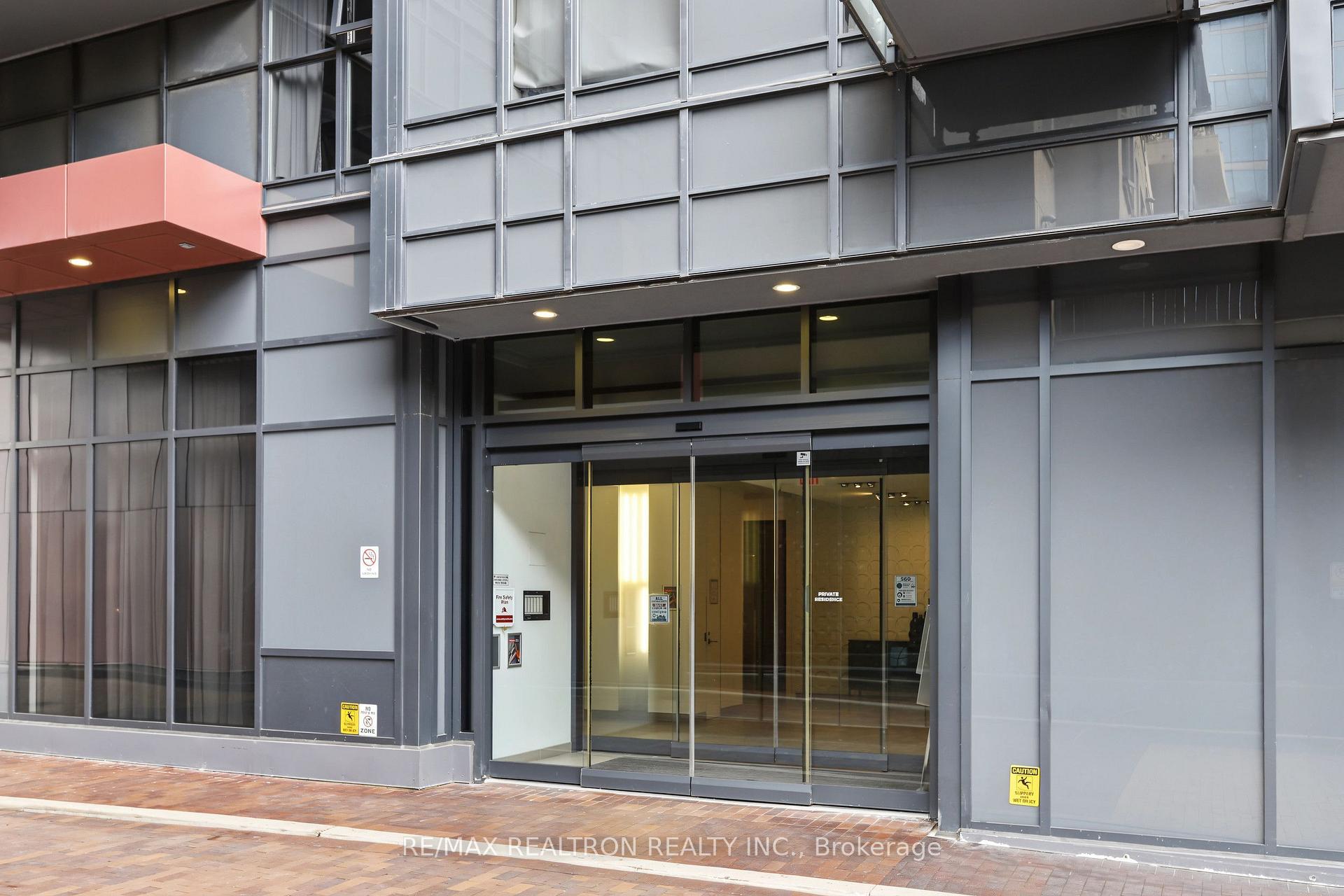Photo 3 of Unit 722, 560 Front Street W, Toronto, Waterfront Communities — HOMEH