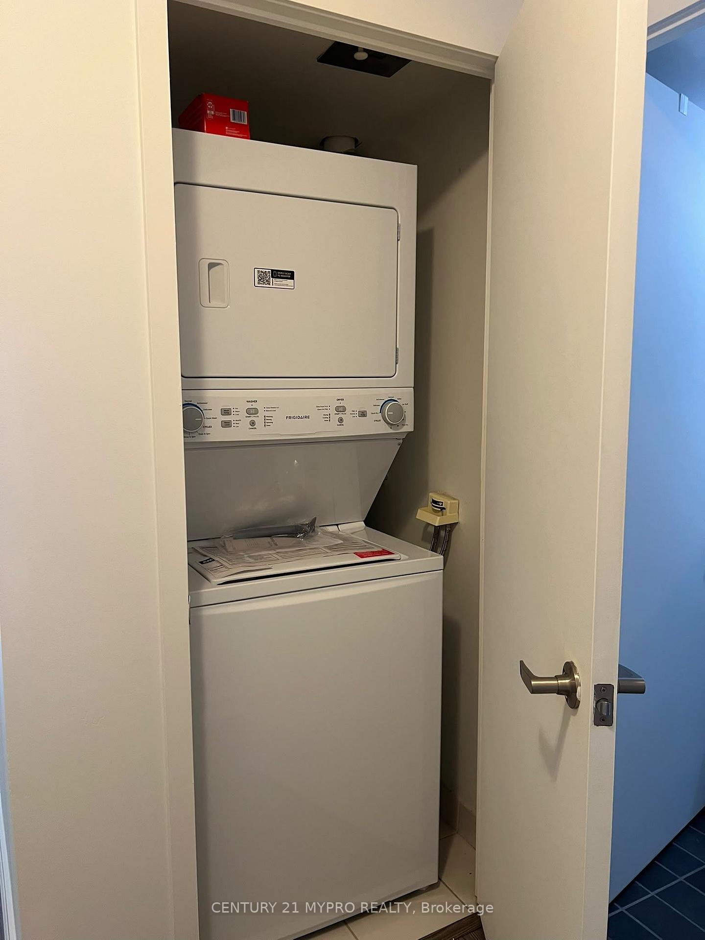 Photo 8 of Unit 1105, 4 Spadina Avenue, Toronto, Waterfront Communities — HOMEH