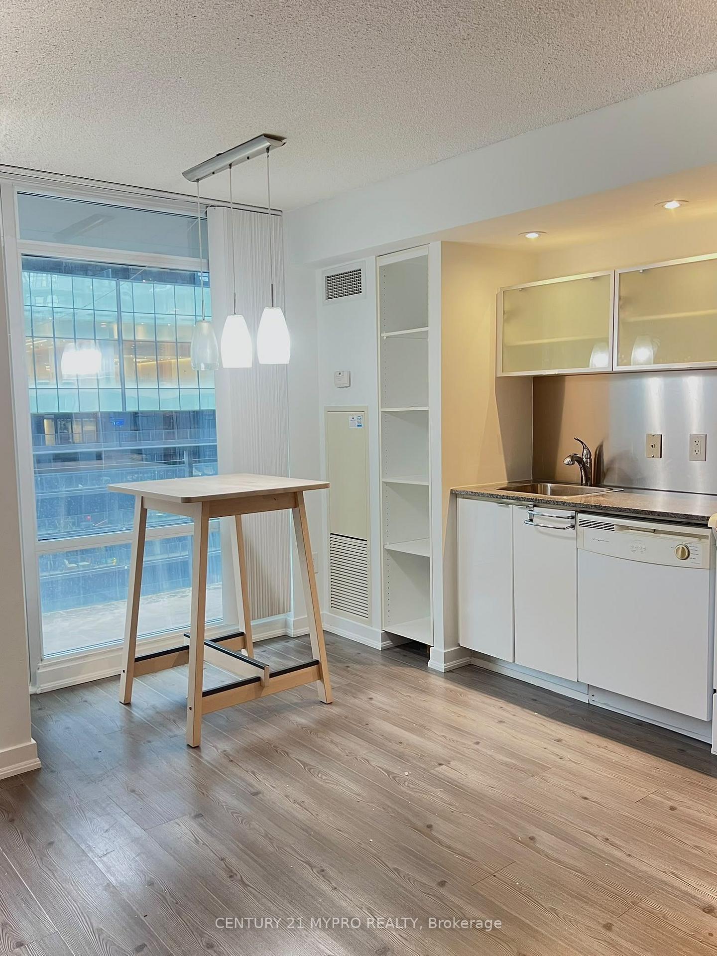 Photo 10 of Unit 1105, 4 Spadina Avenue, Toronto, Waterfront Communities — HOMEH