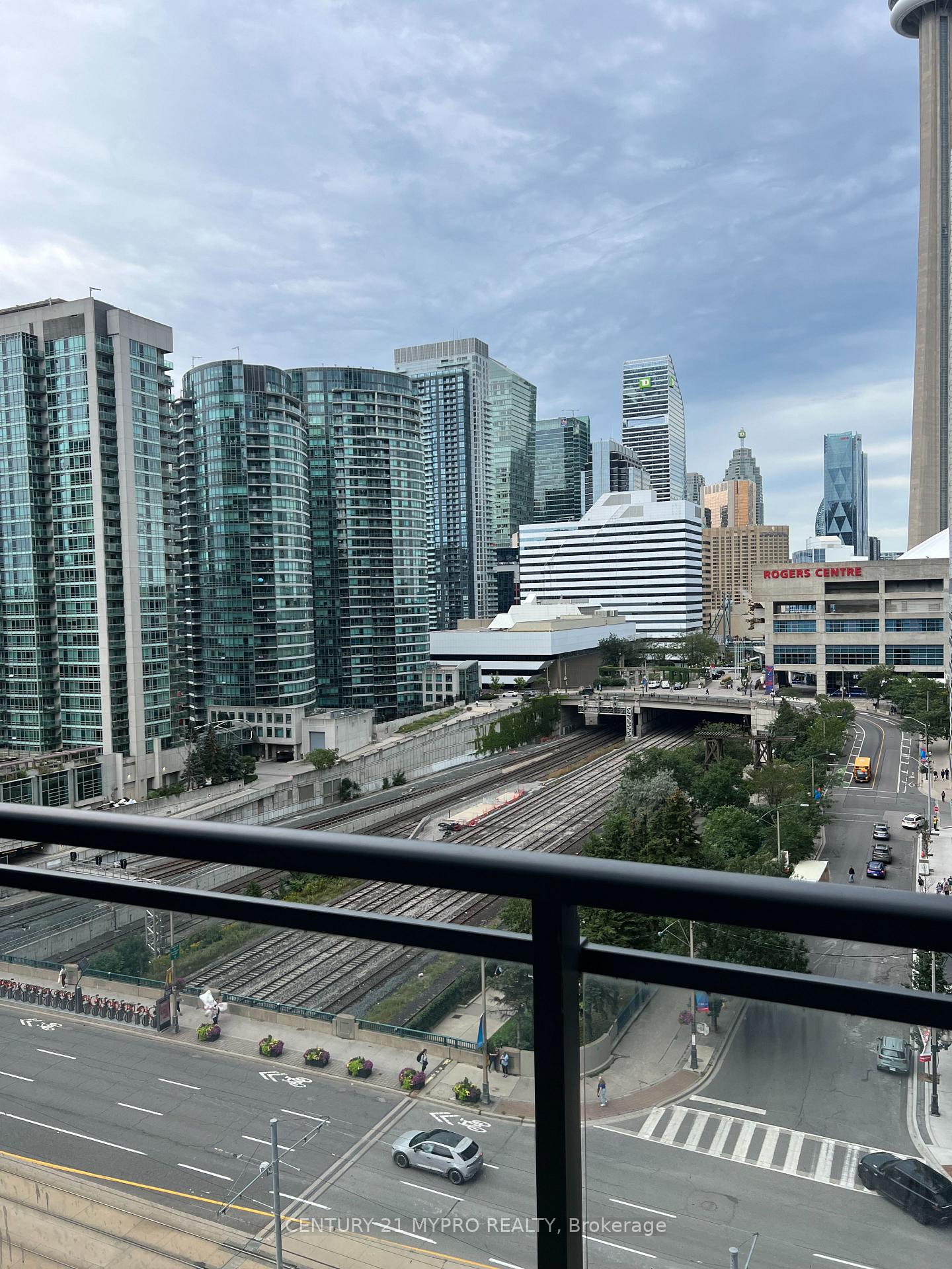 Photo 16 of Unit 1105, 4 Spadina Avenue, Toronto, Waterfront Communities — HOMEH