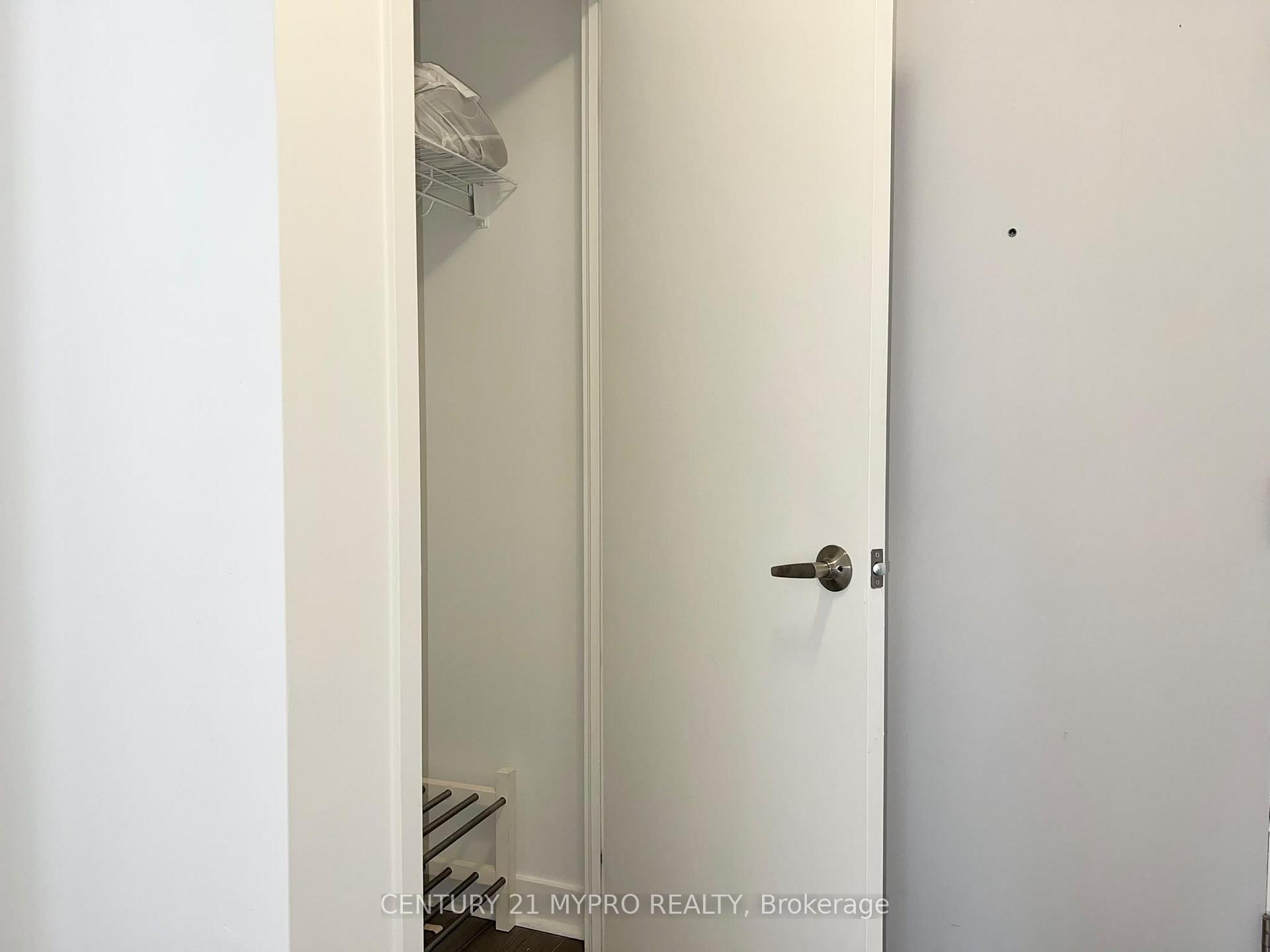 Photo 5 of Unit 1105, 4 Spadina Avenue, Toronto, Waterfront Communities — HOMEH