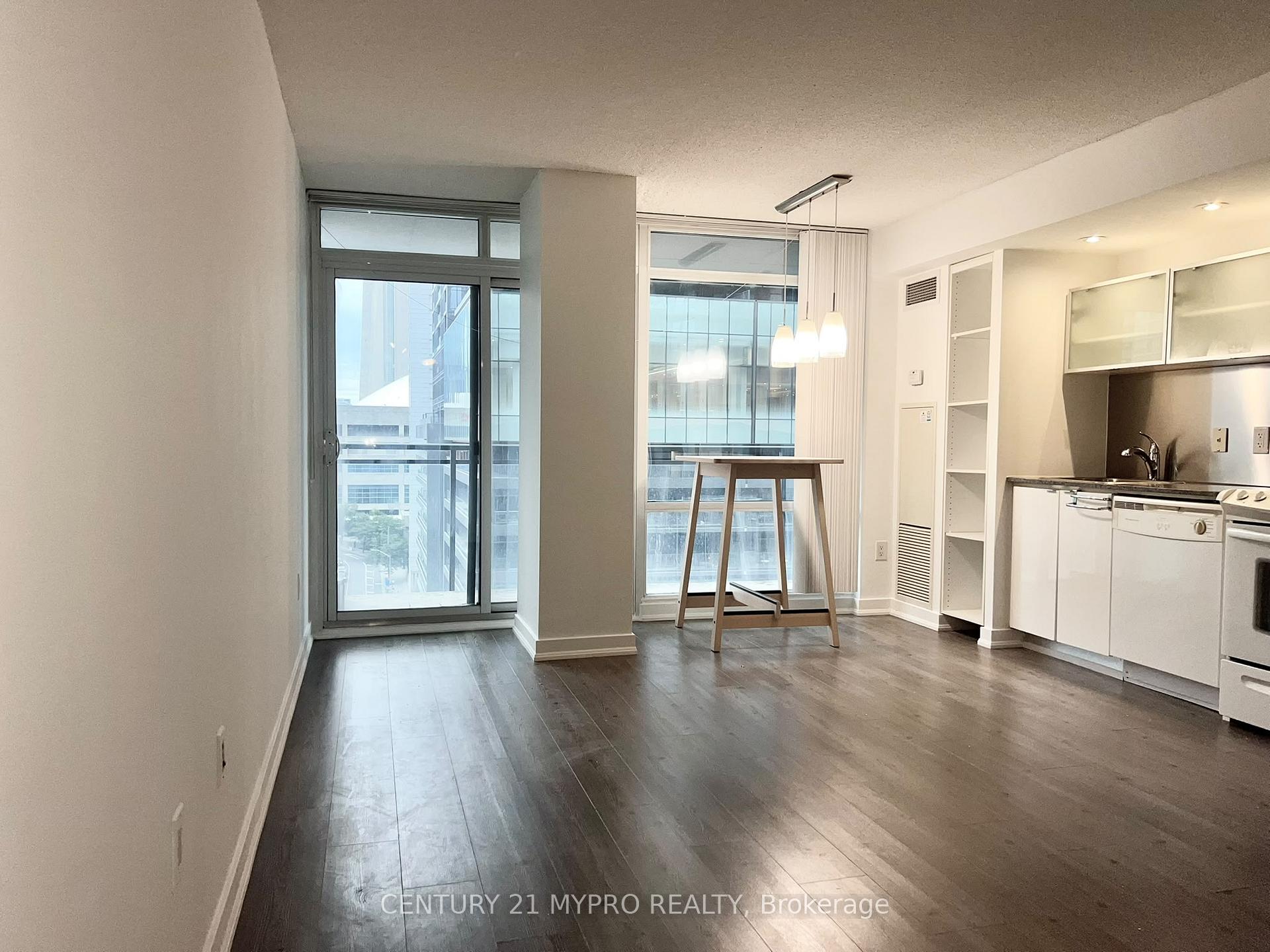 Photo 11 of Unit 1105, 4 Spadina Avenue, Toronto, Waterfront Communities — HOMEH