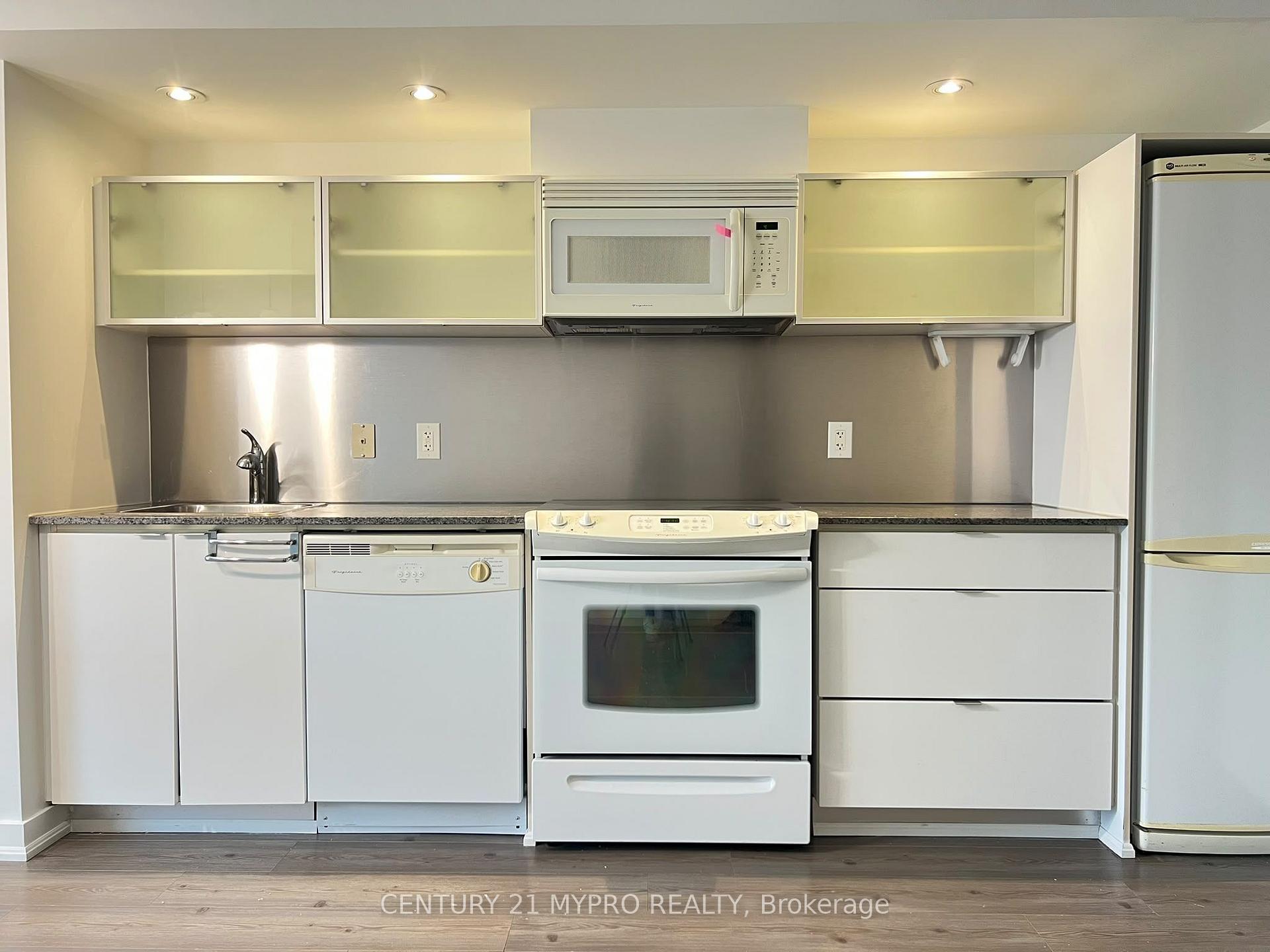 Photo 13 of Unit 1105, 4 Spadina Avenue, Toronto, Waterfront Communities — HOMEH