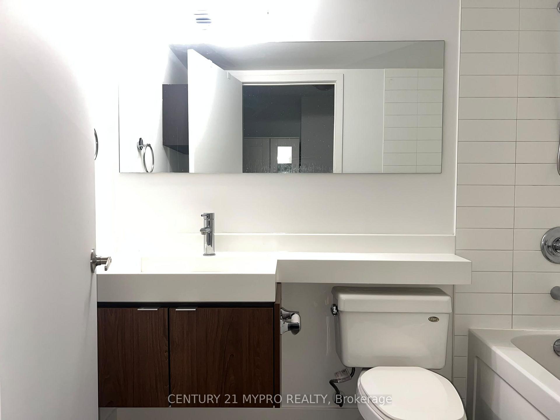 Photo 17 of Unit 1105, 4 Spadina Avenue, Toronto, Waterfront Communities — HOMEH
