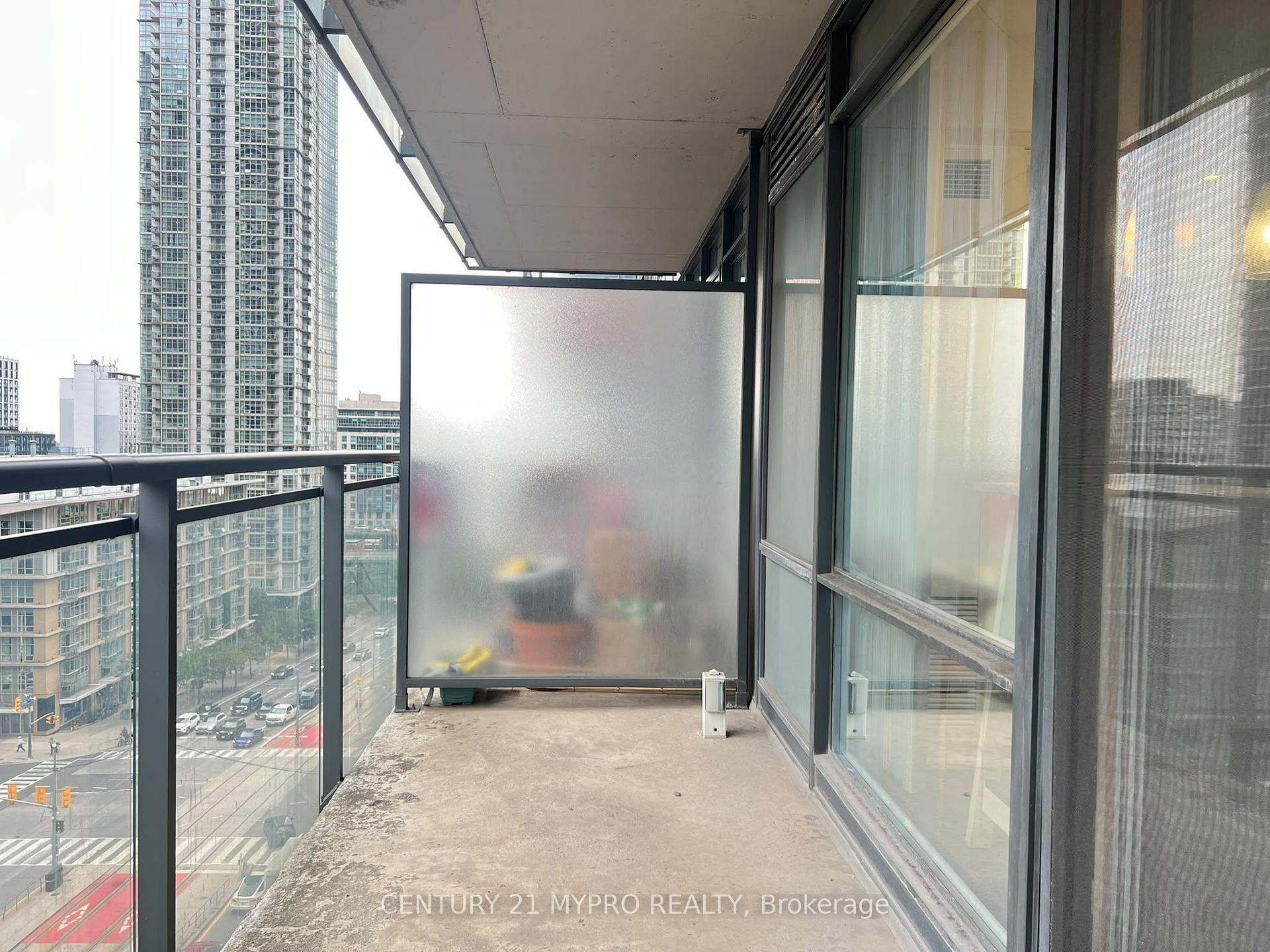 Photo 21 of Unit 1105, 4 Spadina Avenue, Toronto, Waterfront Communities — HOMEH