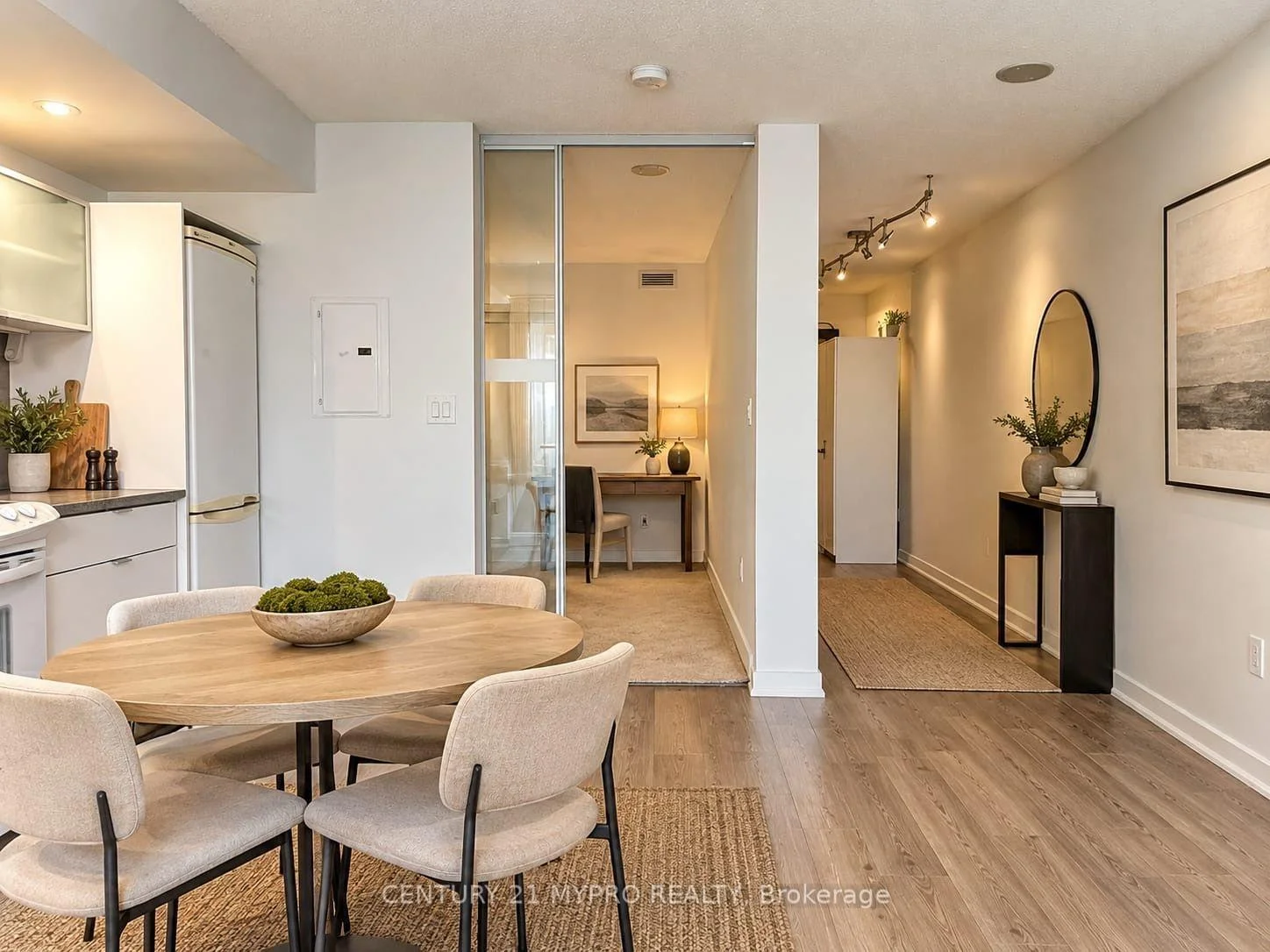 Photo of Unit 1105, 4 Spadina Avenue