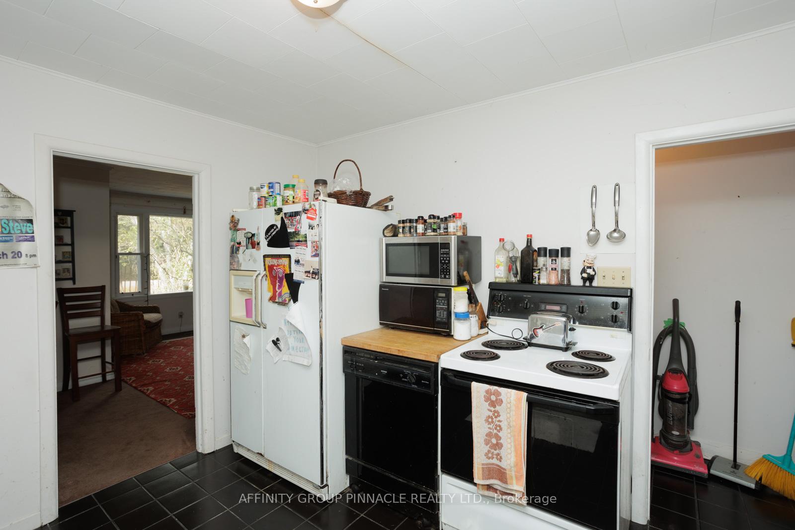 Photo 10 of 81 Cedar Beach Road, Brock, Beaverton — HOMEH