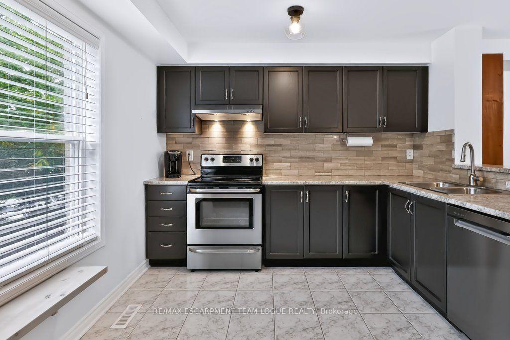 Photo 11 of Unit 43, 2531 Northampton Boulevard, Burlington, Headon — HOMEH