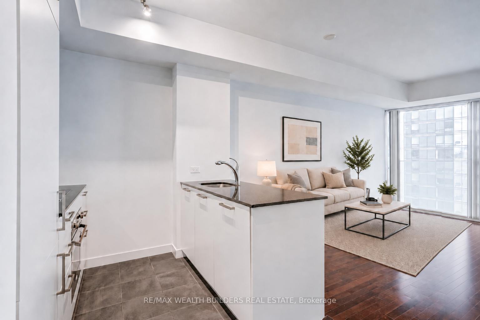 Photo 3 of Unit 1403, 12 York Street, Toronto, Waterfront Communities — HOMEH