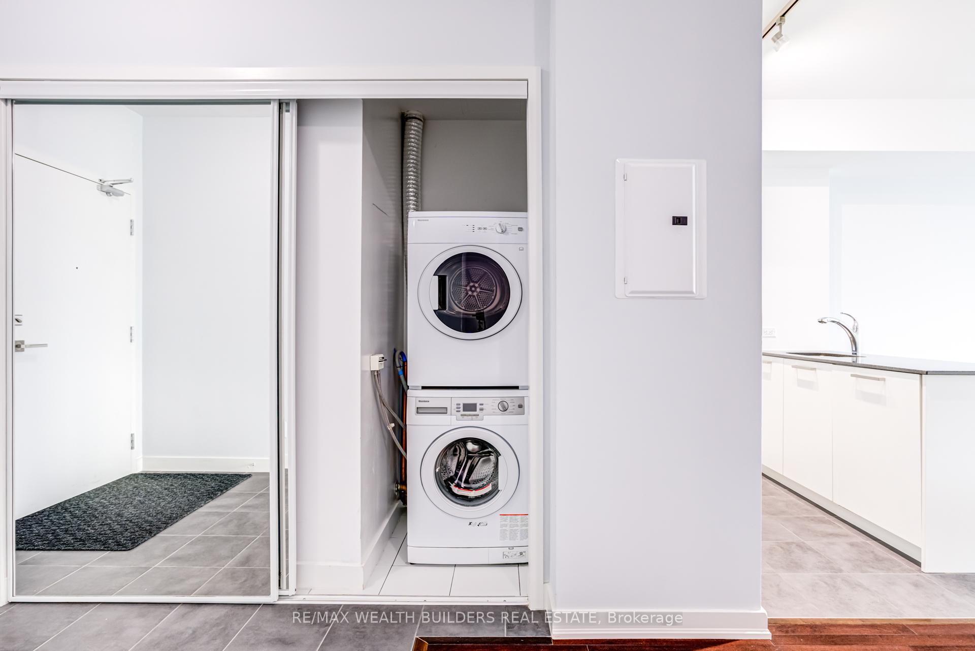 Photo 7 of Unit 1403, 12 York Street, Toronto, Waterfront Communities — HOMEH