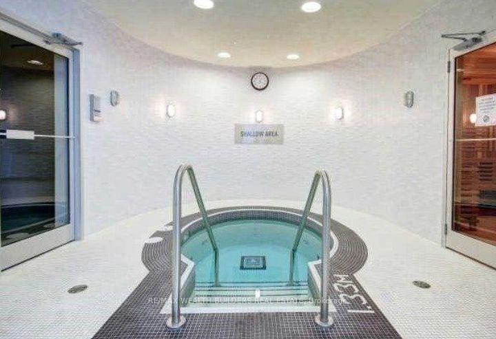 Photo 13 of Unit 1403, 12 York Street, Toronto, Waterfront Communities — HOMEH