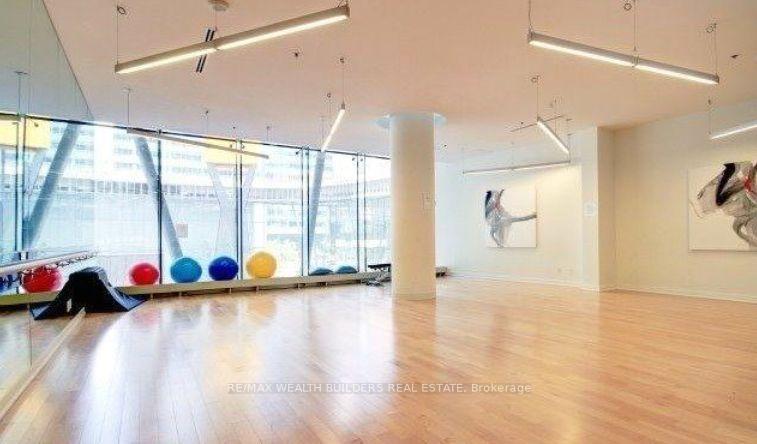 Photo 16 of Unit 1403, 12 York Street, Toronto, Waterfront Communities — HOMEH