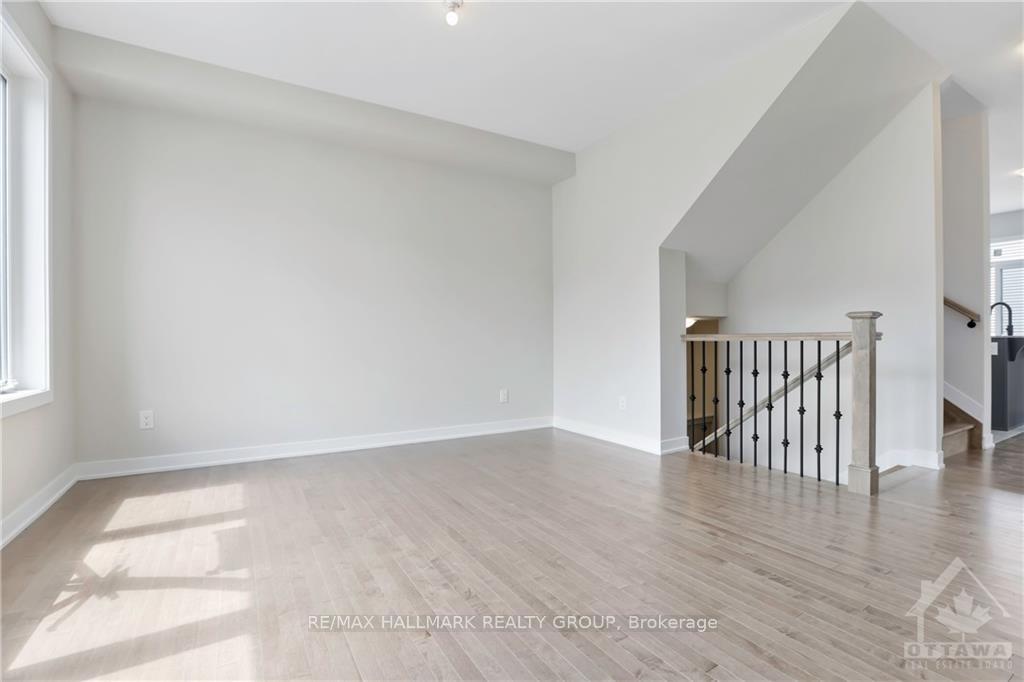 Photo 5 of 3061 Travertine Way, Ottawa, Barrhaven - Half Moon Bay — HOMEH