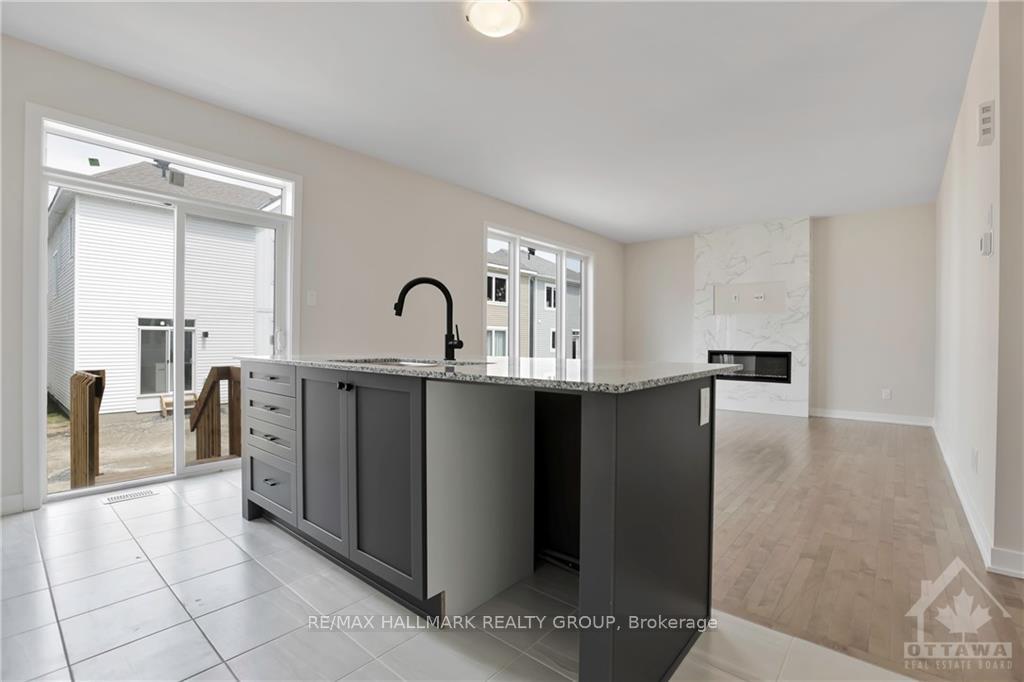 Photo 9 of 3061 Travertine Way, Ottawa, Barrhaven - Half Moon Bay — HOMEH