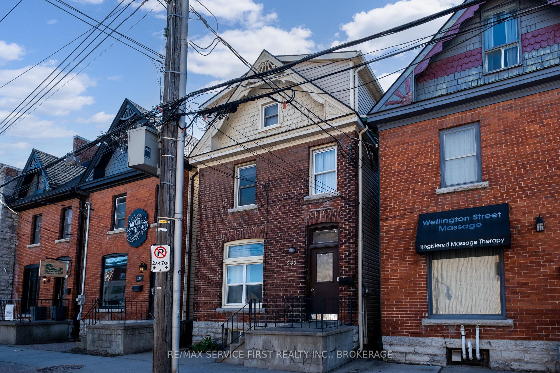 Photo of 240 Wellington Street
