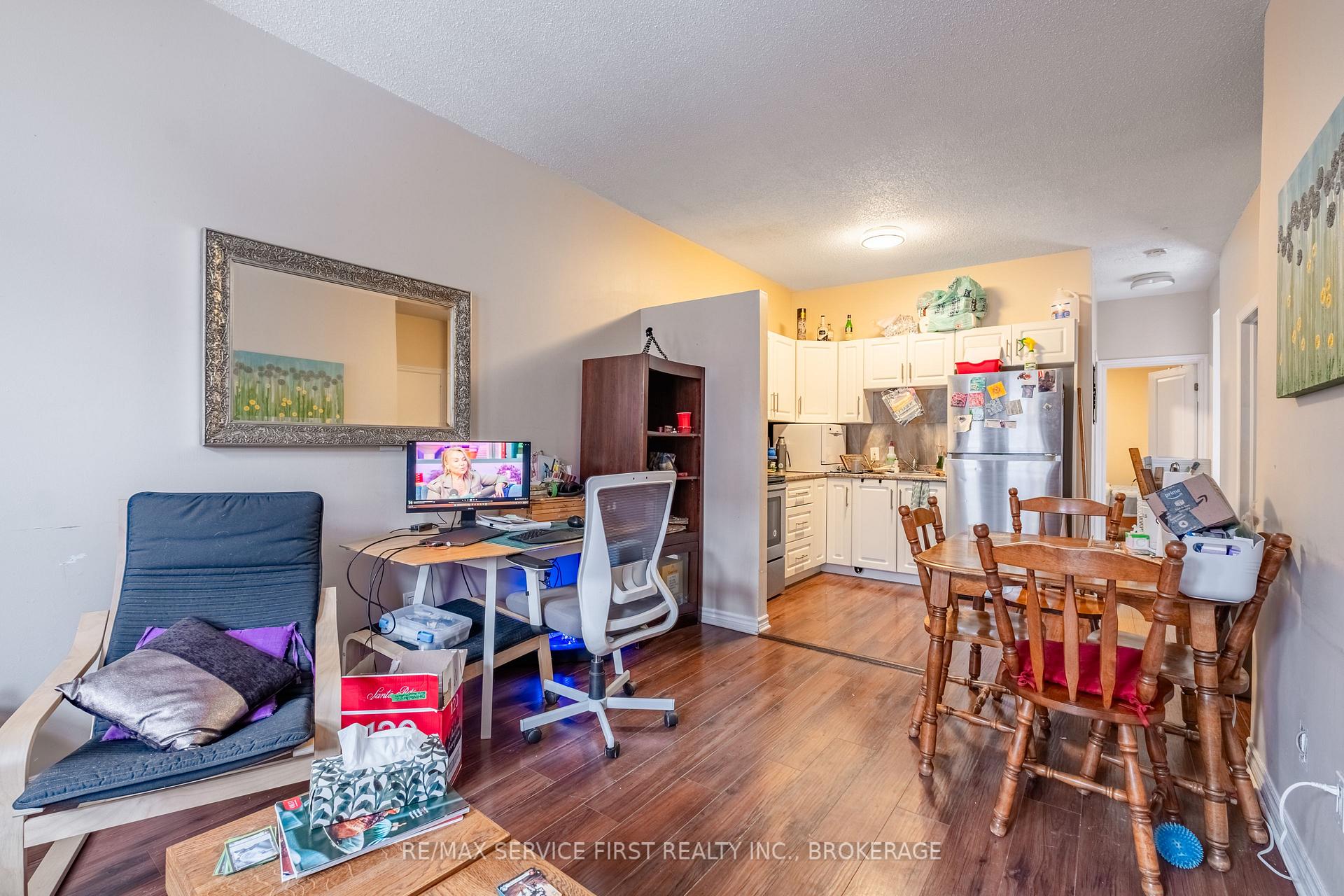 Photo 5 of 240 Wellington Street, Kingston, East of Sir John A. Blvd — HOMEH