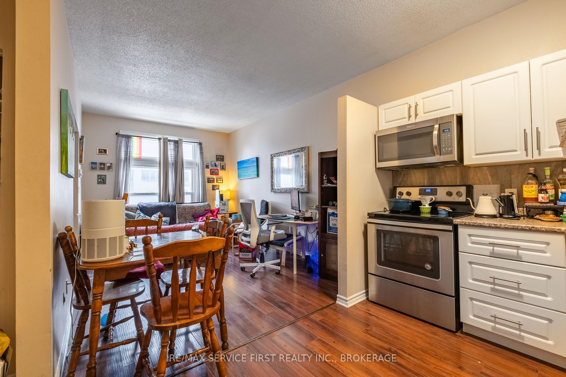 Photo 7 of 240 Wellington Street, Kingston, East of Sir John A. Blvd — HOMEH