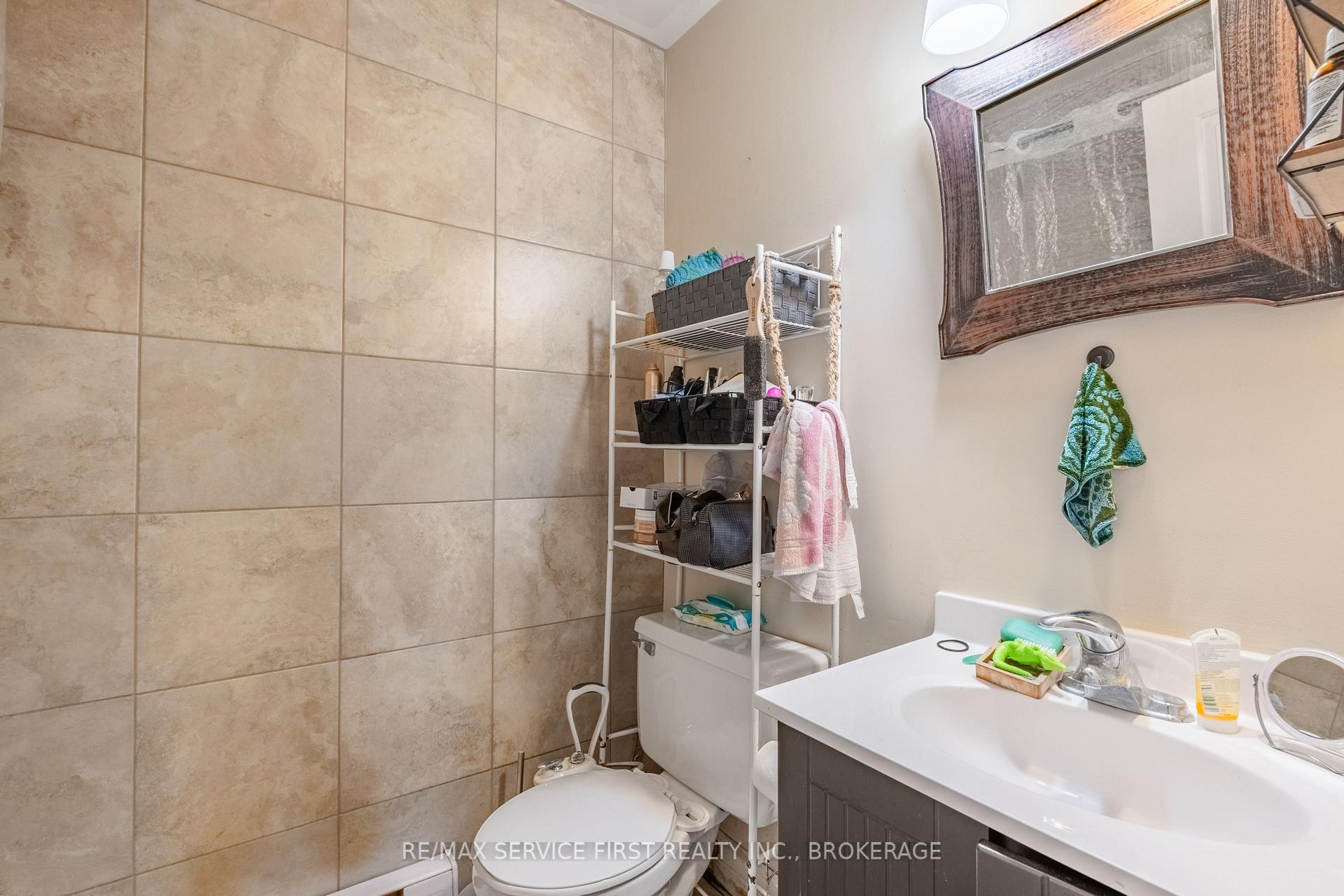 Photo 8 of 240 Wellington Street, Kingston, East of Sir John A. Blvd — HOMEH