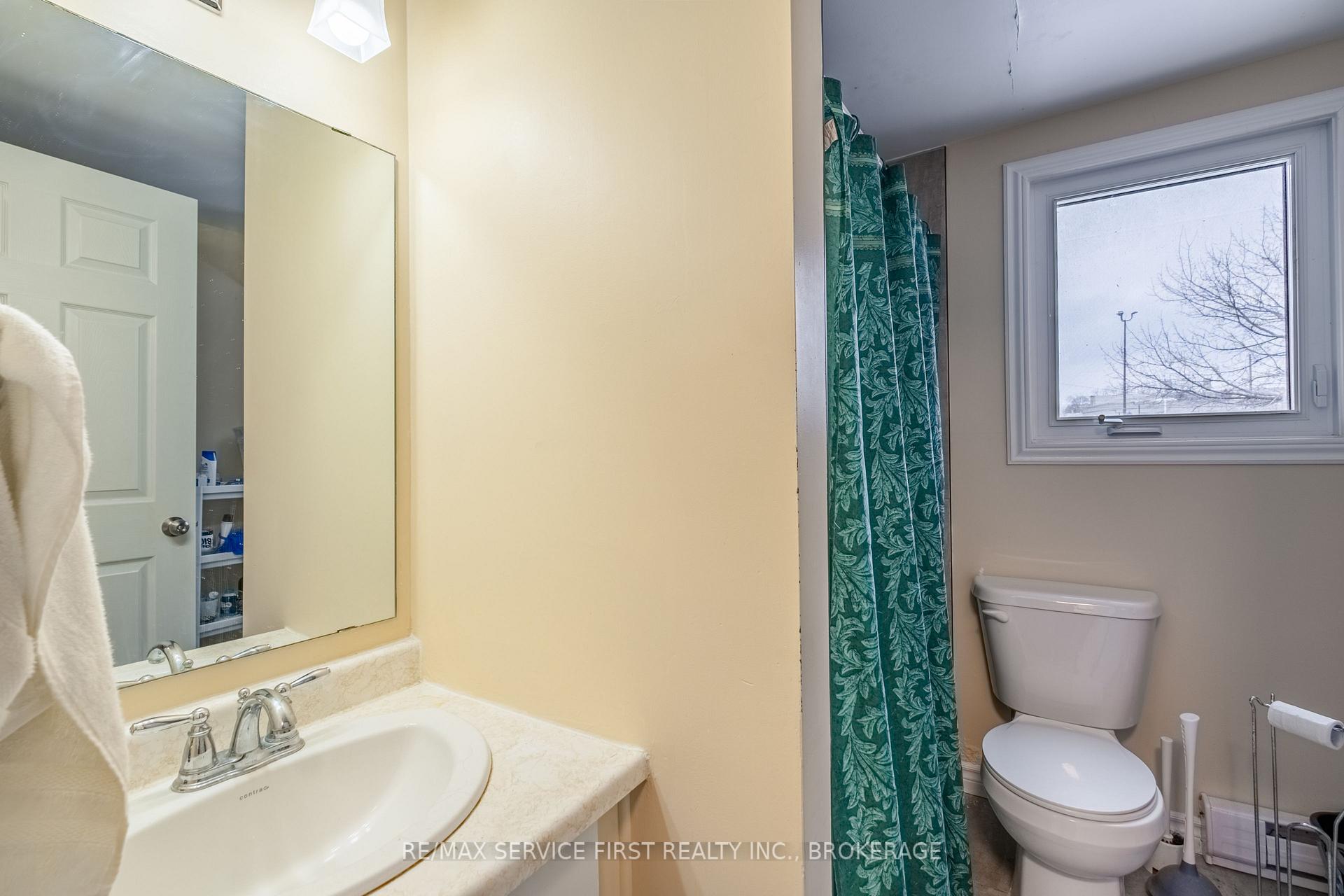 Photo 13 of 240 Wellington Street, Kingston, East of Sir John A. Blvd — HOMEH