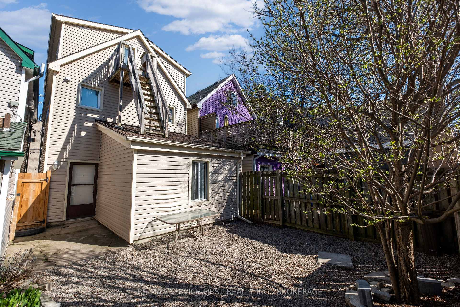 Photo 19 of 240 Wellington Street, Kingston, East of Sir John A. Blvd — HOMEH