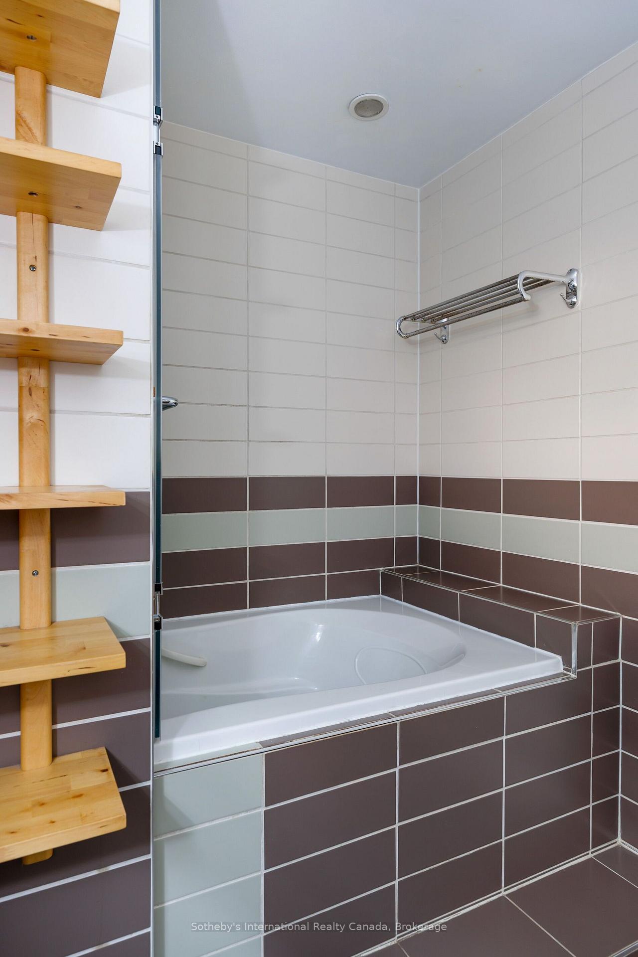Photo 39 of 1318 Ario Road, Oakville, Morrison — HOMEH