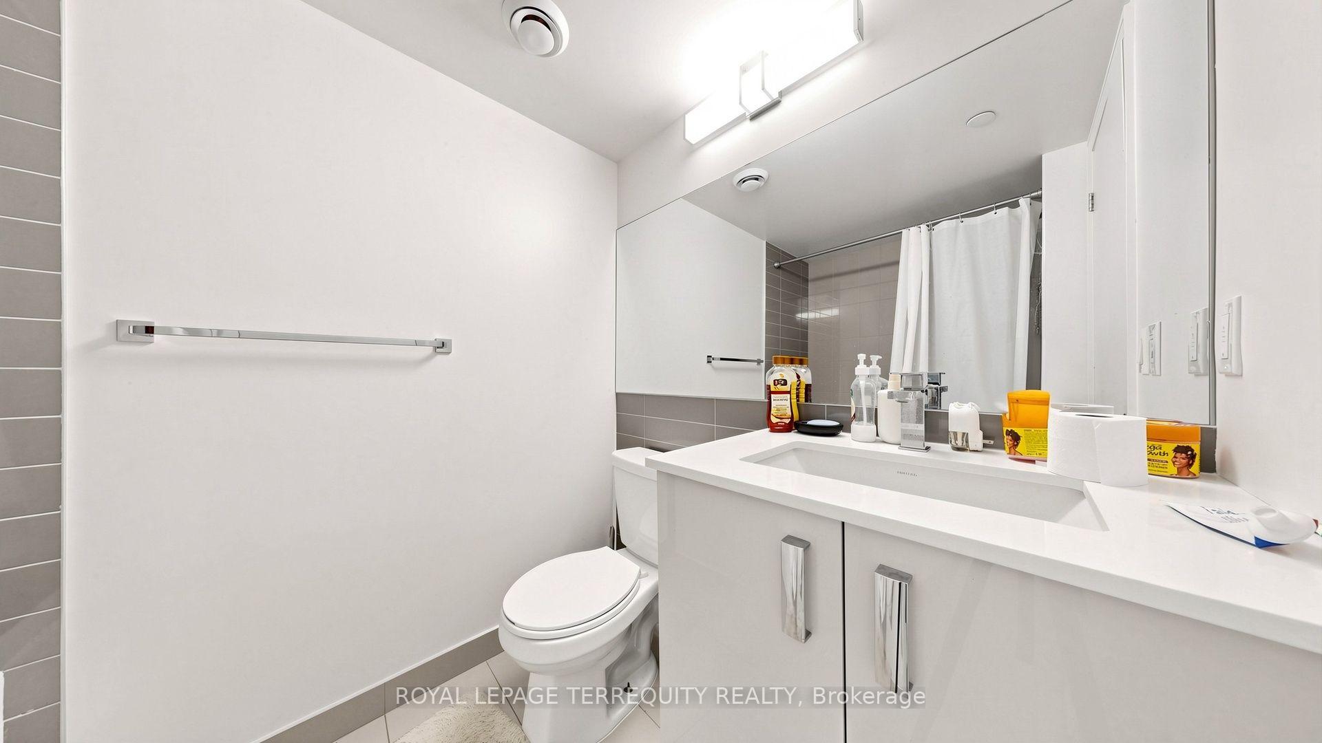 Photo 33 of Unit 1410, 30 Gibbs Road, Etobicoke, Islington-City Centre West — HOMEH